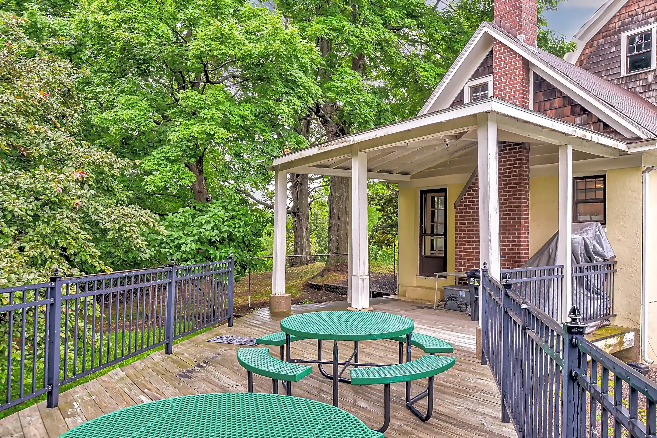 Silvertree Apartments 181 Knollwood Dr Wallingford, CT Apartments