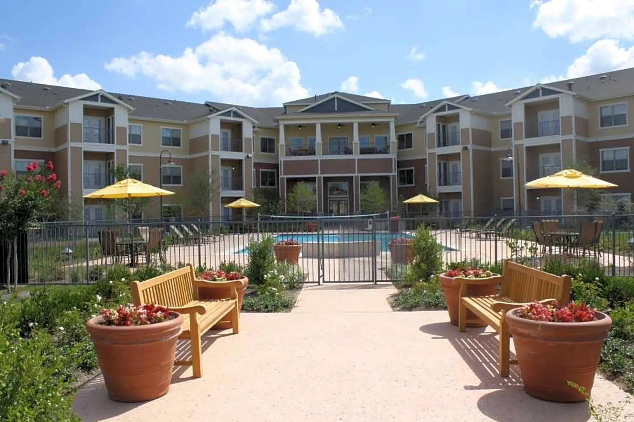 Apartments On Reed Road