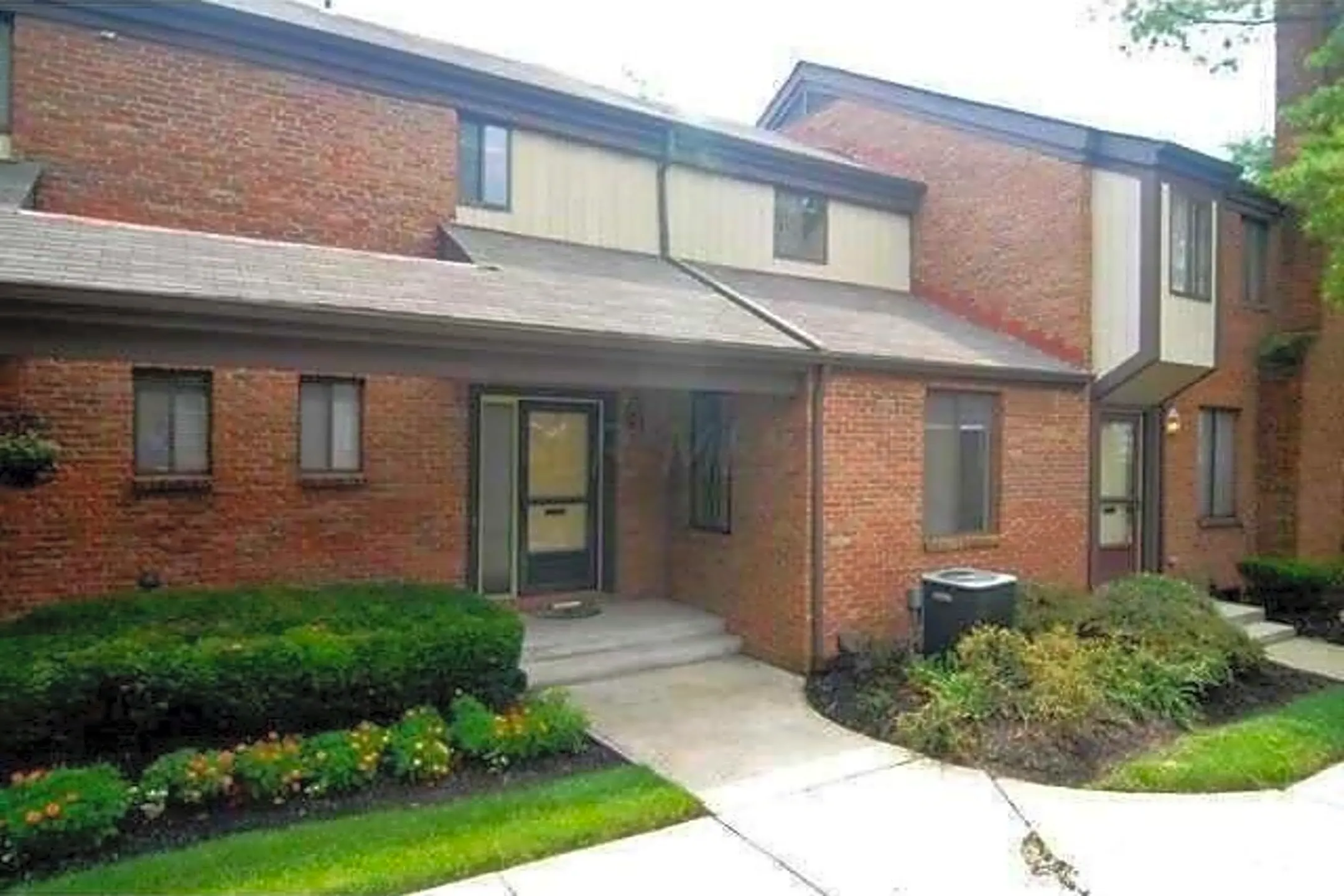 1852 Fishinger Rd 3 Condos Columbus, OH 43221