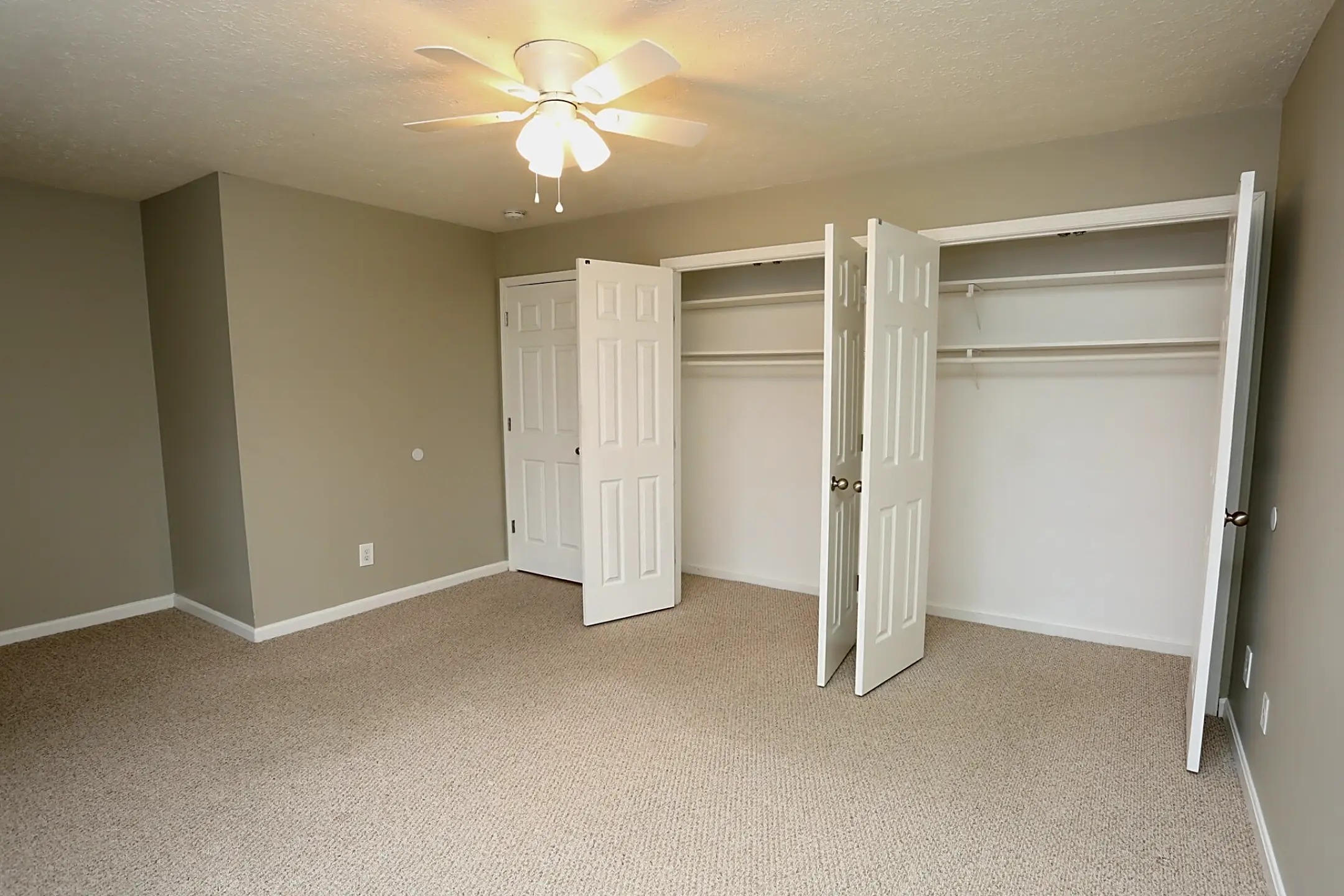 Kennedy Place Townhomes Louisville, KY 40272