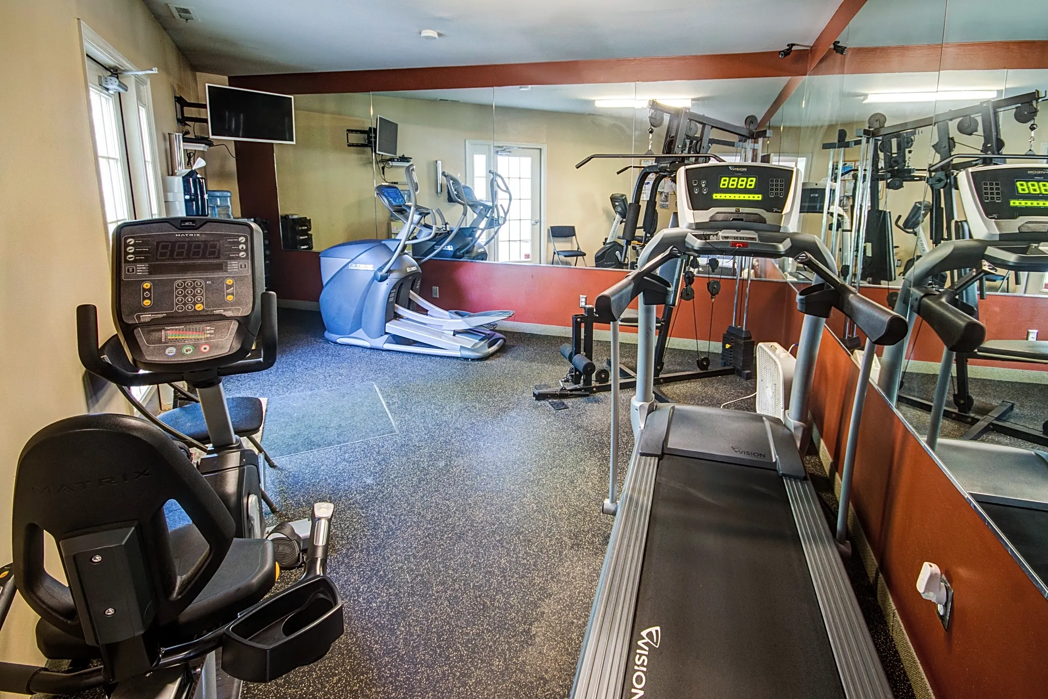 Fitness Weight Room - Brookdale Apartments - South Lyon, MI