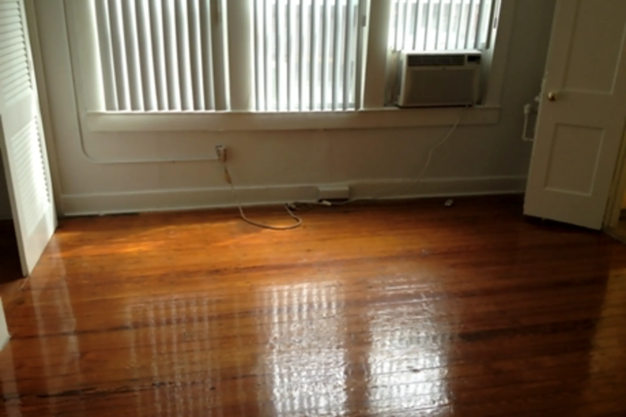 St. Regis Apartments - Orlando, FL