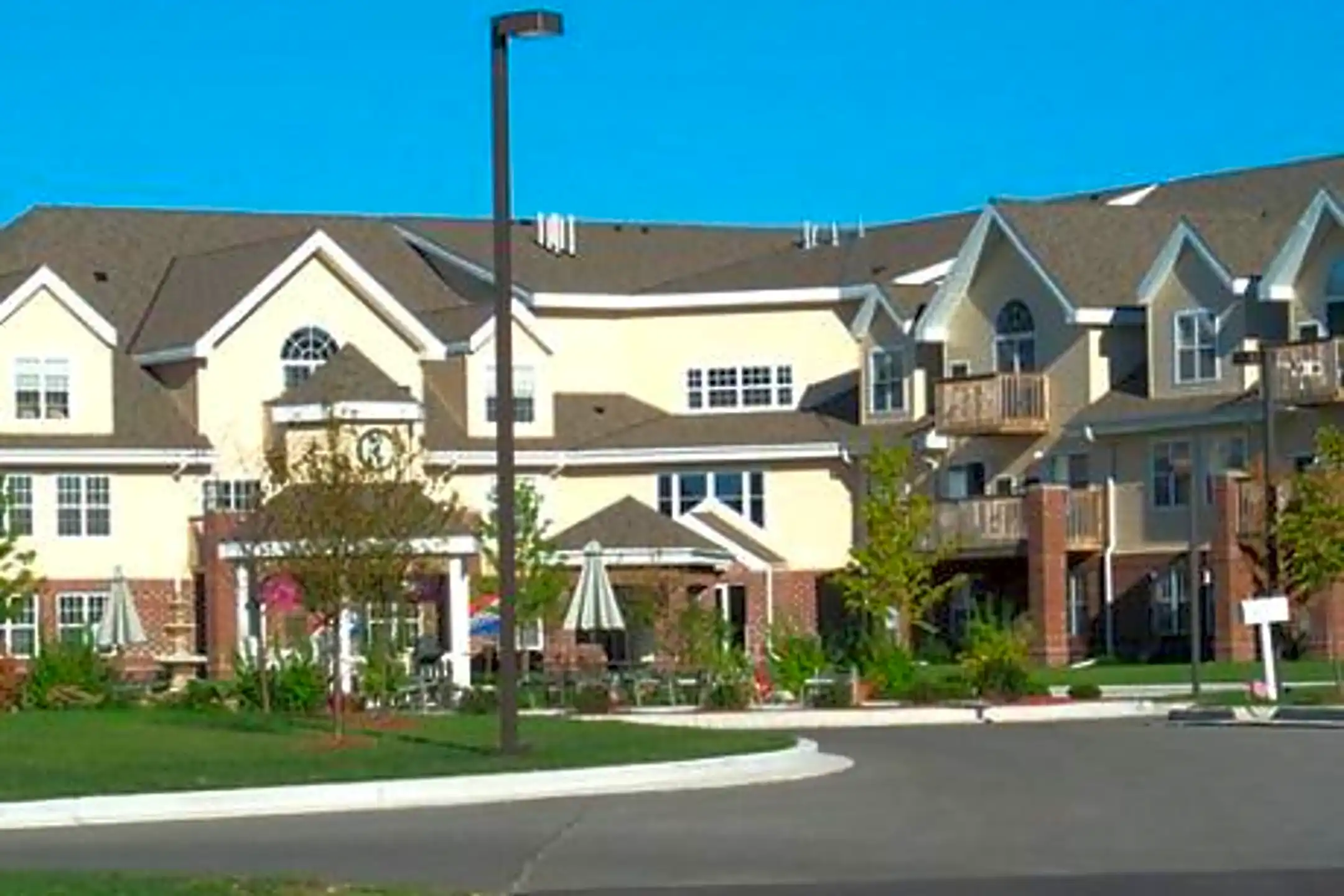 Quail Pointe 1088 Quail Ct Pewaukee, WI Apartments for Rent Rent.