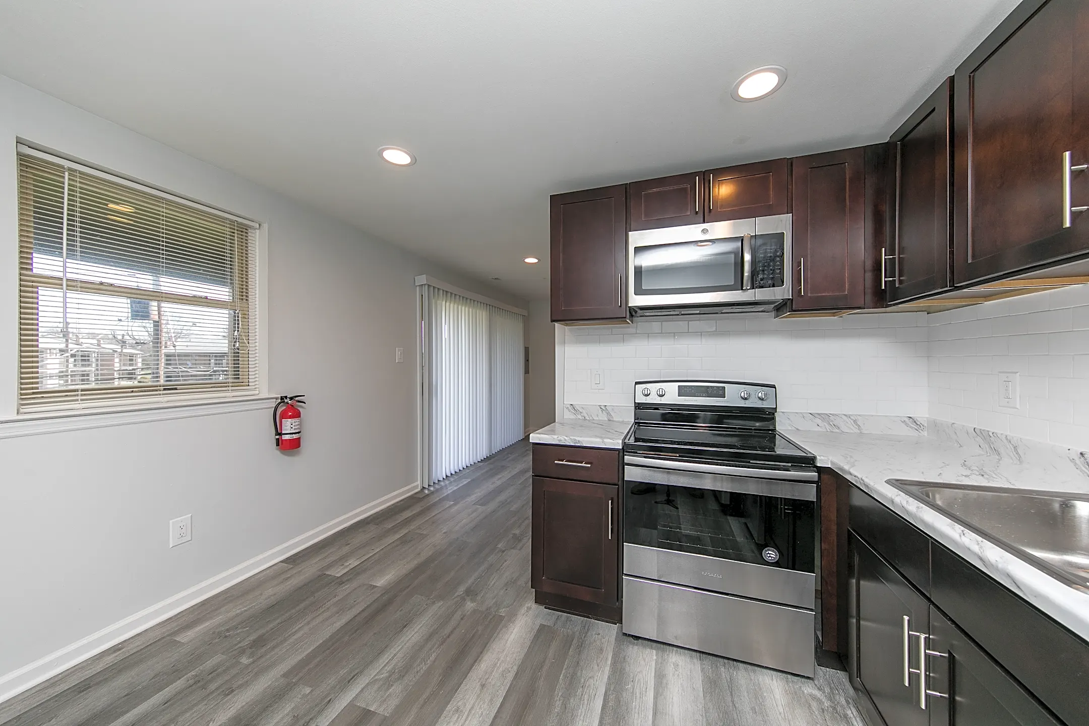 Olympus Apartments 10 Baker Blvd Marlton, NJ Apartments for Rent