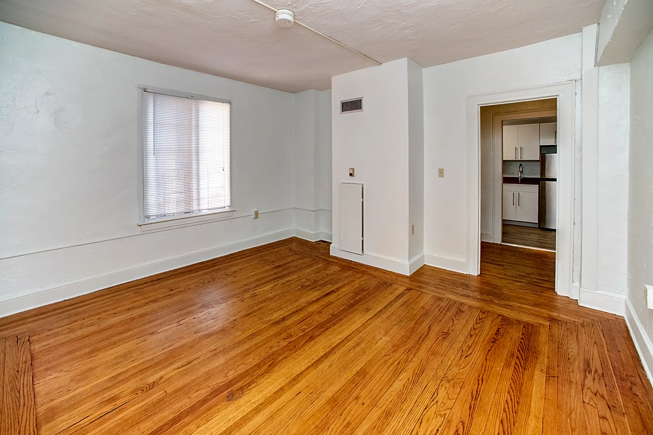 Cambridge Oxford Apartments New Haven, CT 06510