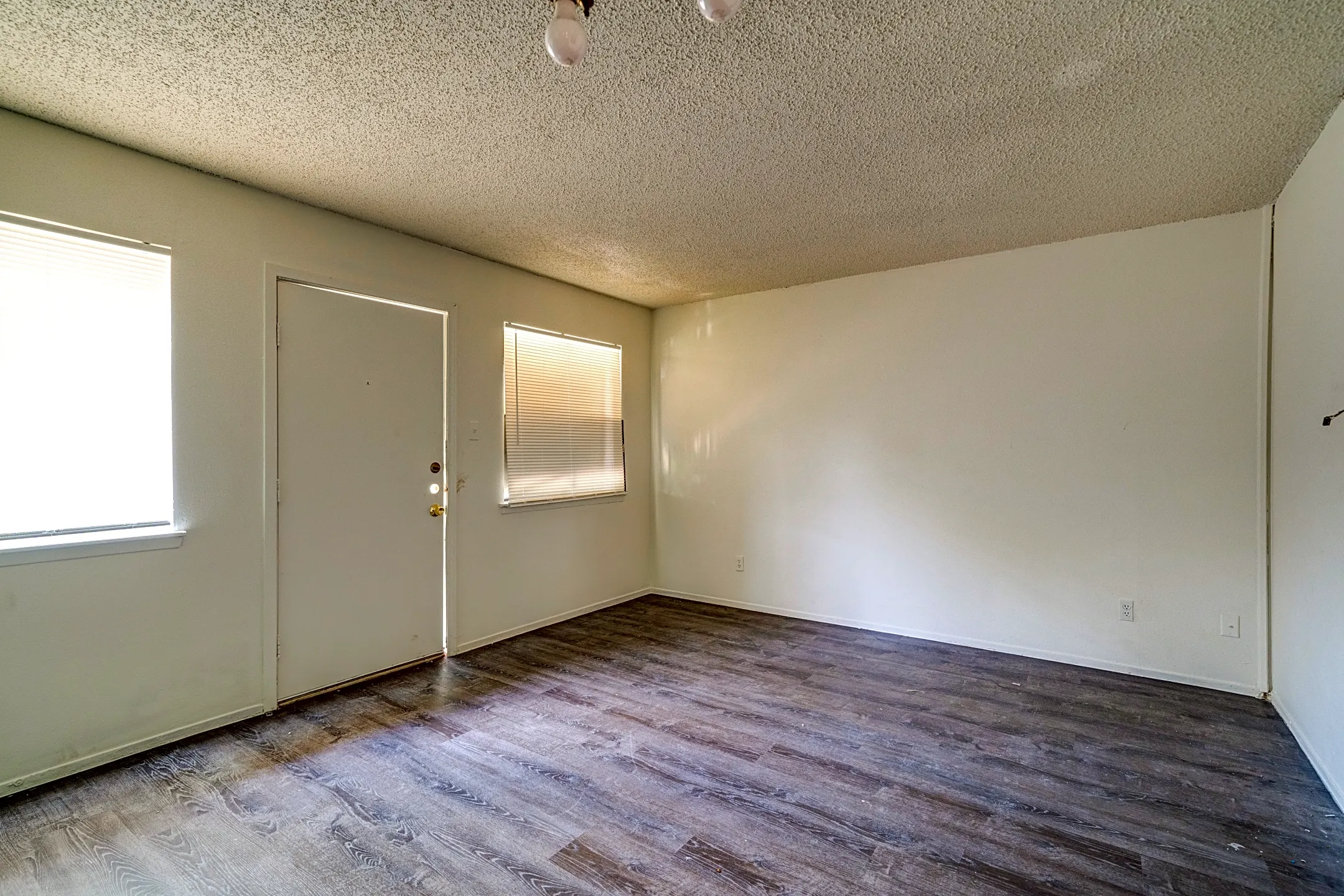 Living Room - Winston Square - San Antonio, TX