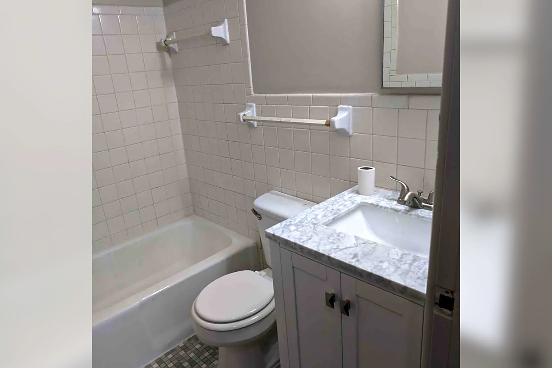 Bathroom - 1521 Westminster St - Saint Paul, MN
