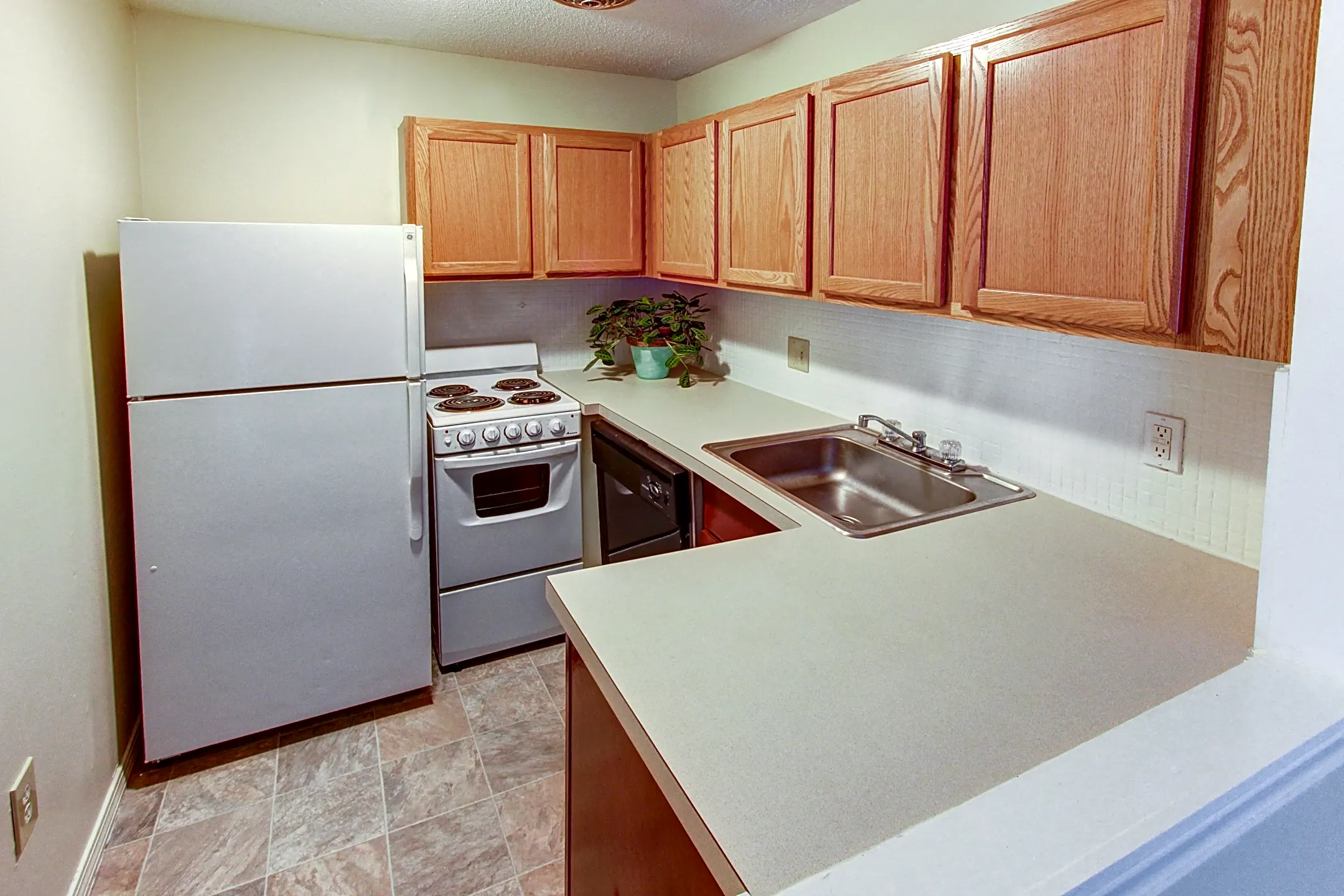 Phoenix Apartments Groton, CT 06340