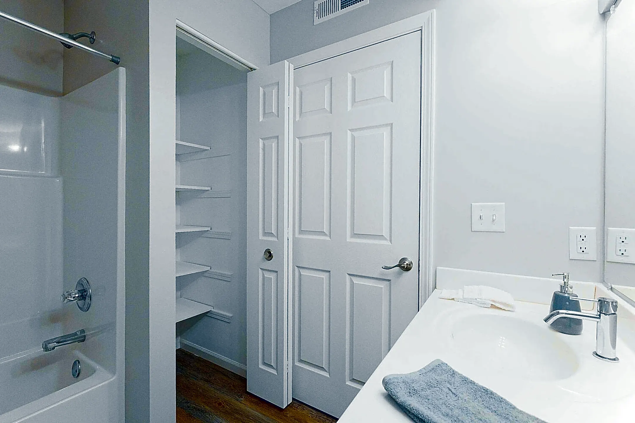 Windridge Village 502 Sturdy Rd Valparaiso, IN Apartments for Rent Rent.