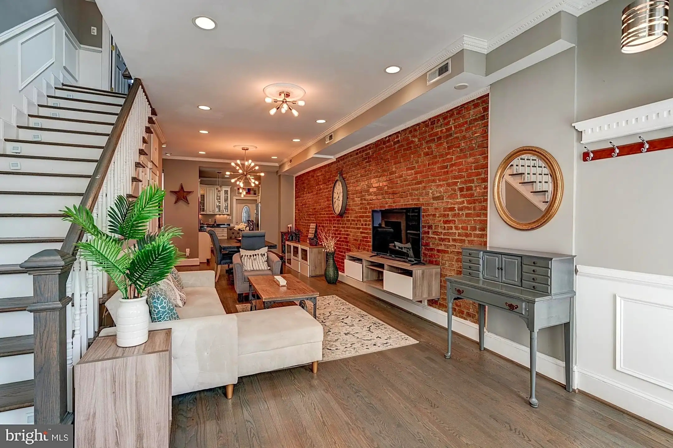 Living Room - 1016 G St SE - Washington, DC