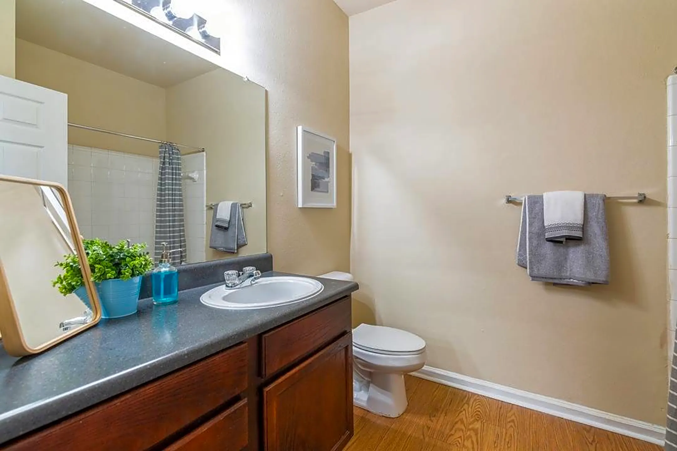 The Dutton Luxury Apartments 1345 Wenlon Dr Murfreesboro, TN