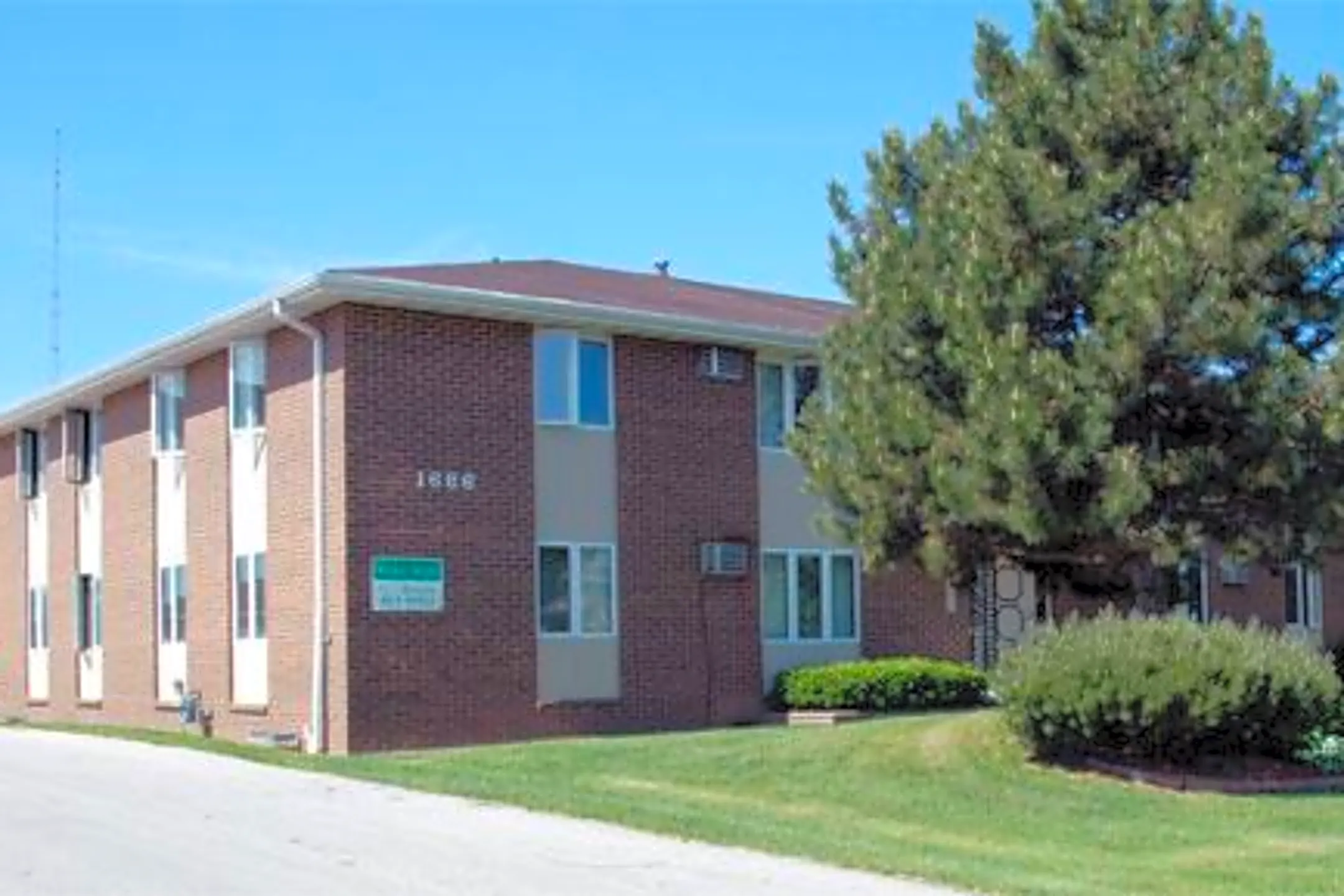 Windsor Heights Apartments 1398 Kingston Ter Green Bay, WI