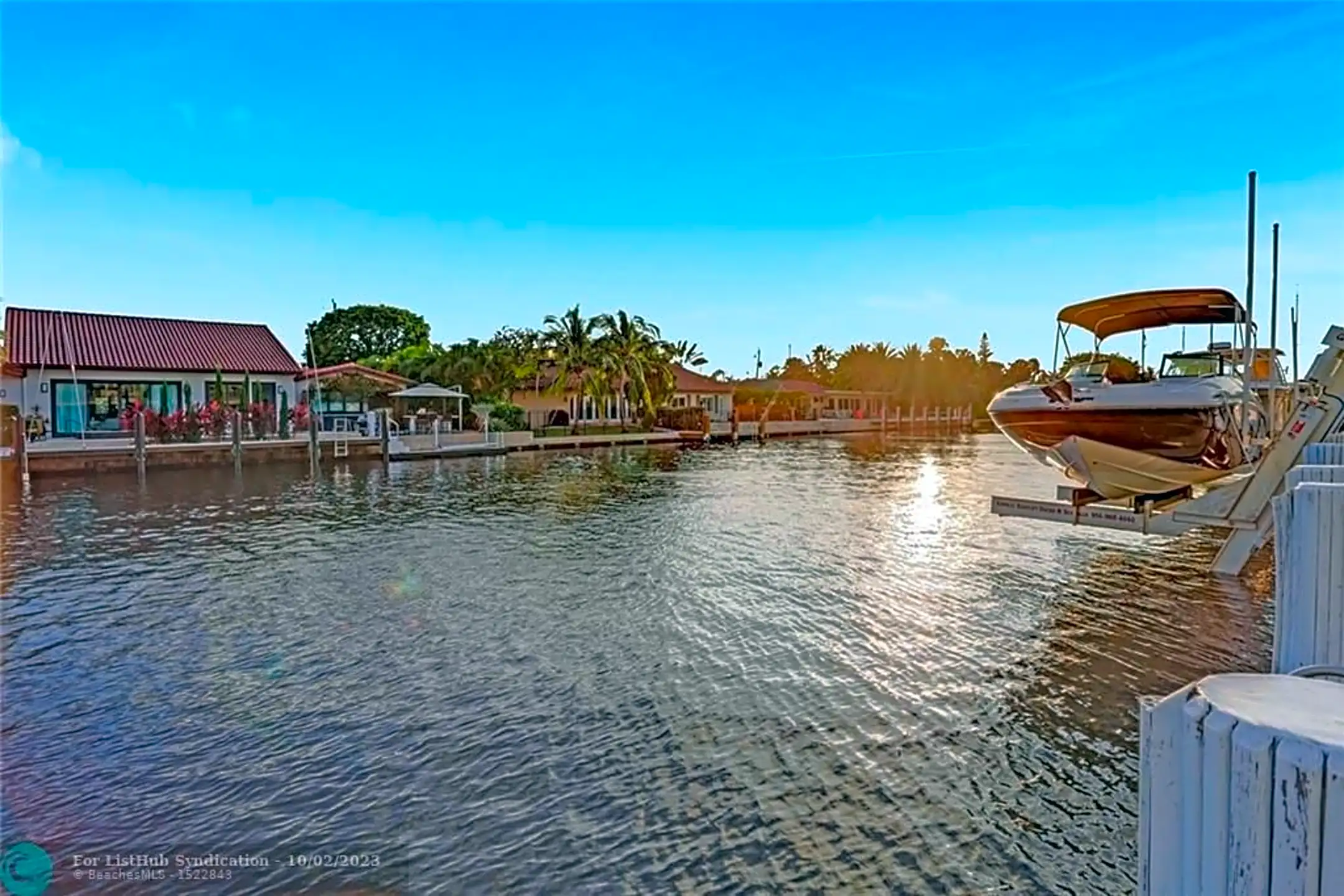 Pool - 2866 NE 30th St #11 - Fort Lauderdale, FL