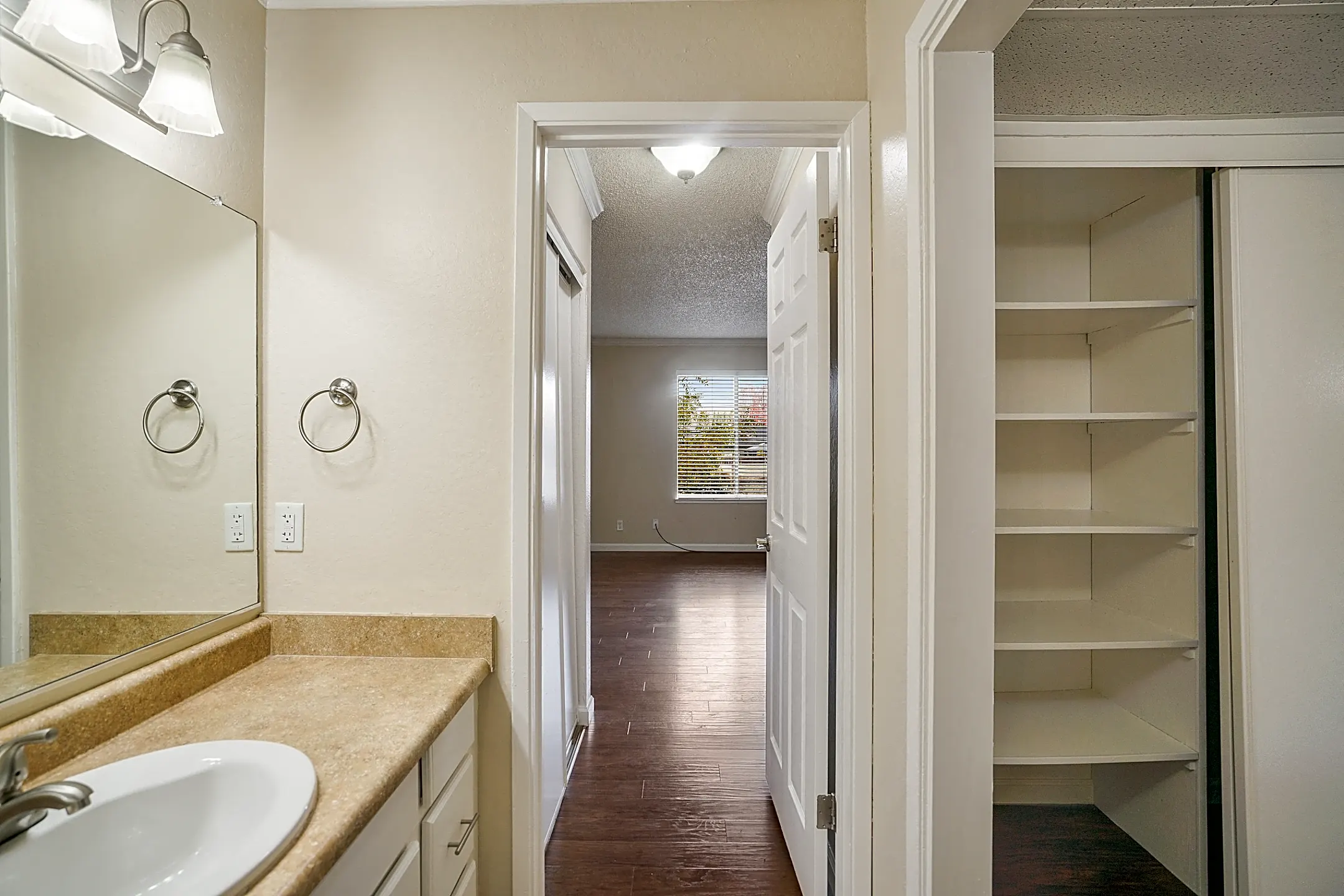 Palm Lake Apartments 780 Oak Grove Rd Concord, CA Apartments for