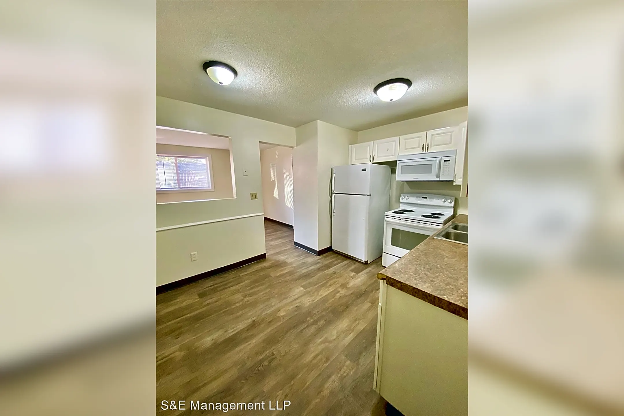 3927 W Broadway Apartments - Robbinsdale, MN 55422