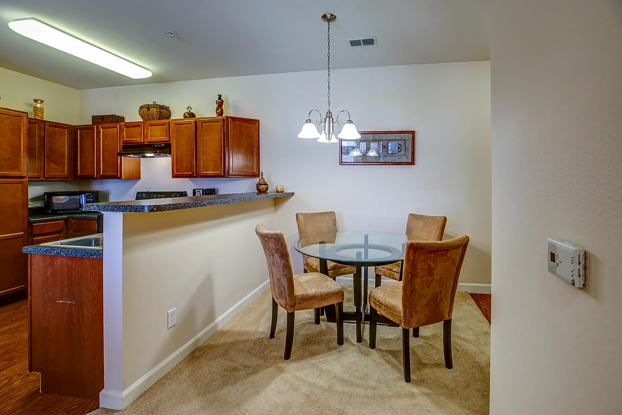Dining Room - The Reserve Apartments & Townhomes - Evansville, IN