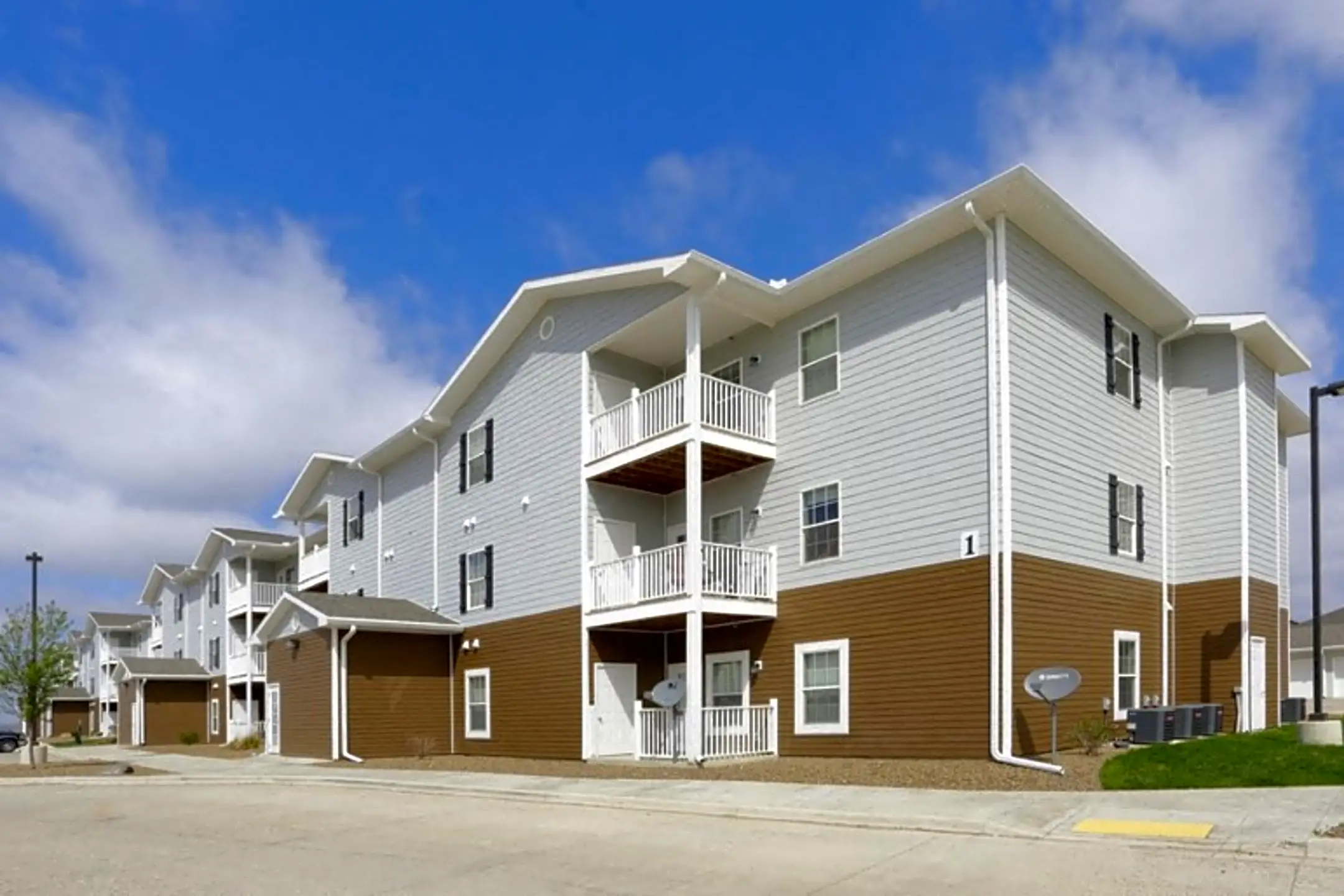 Westridge Apartments 3001 Harvest Hills Dr Williston, ND Apartments