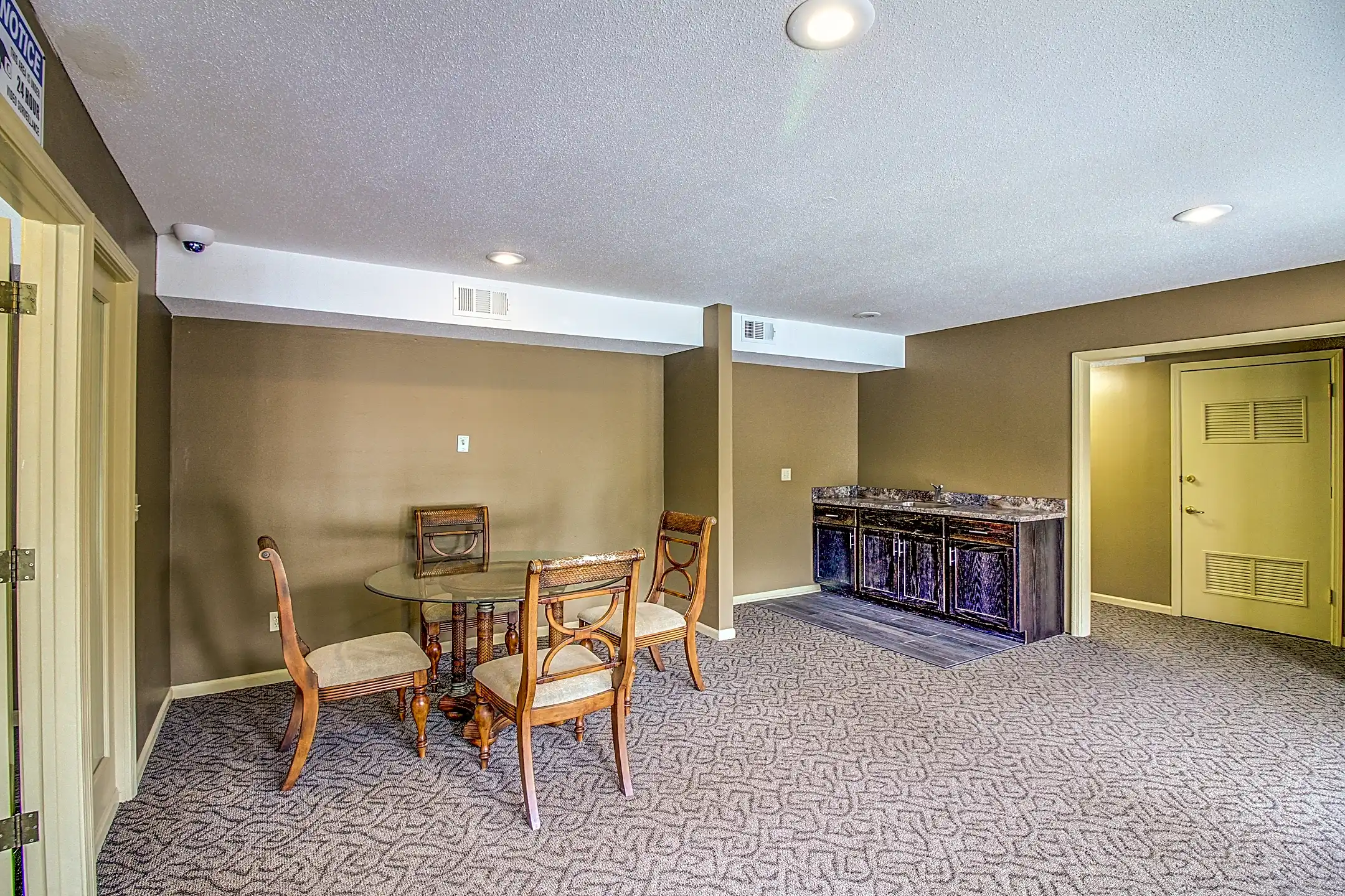 Louisburg Square Apartments & Townhomes Overland Park, KS 66212