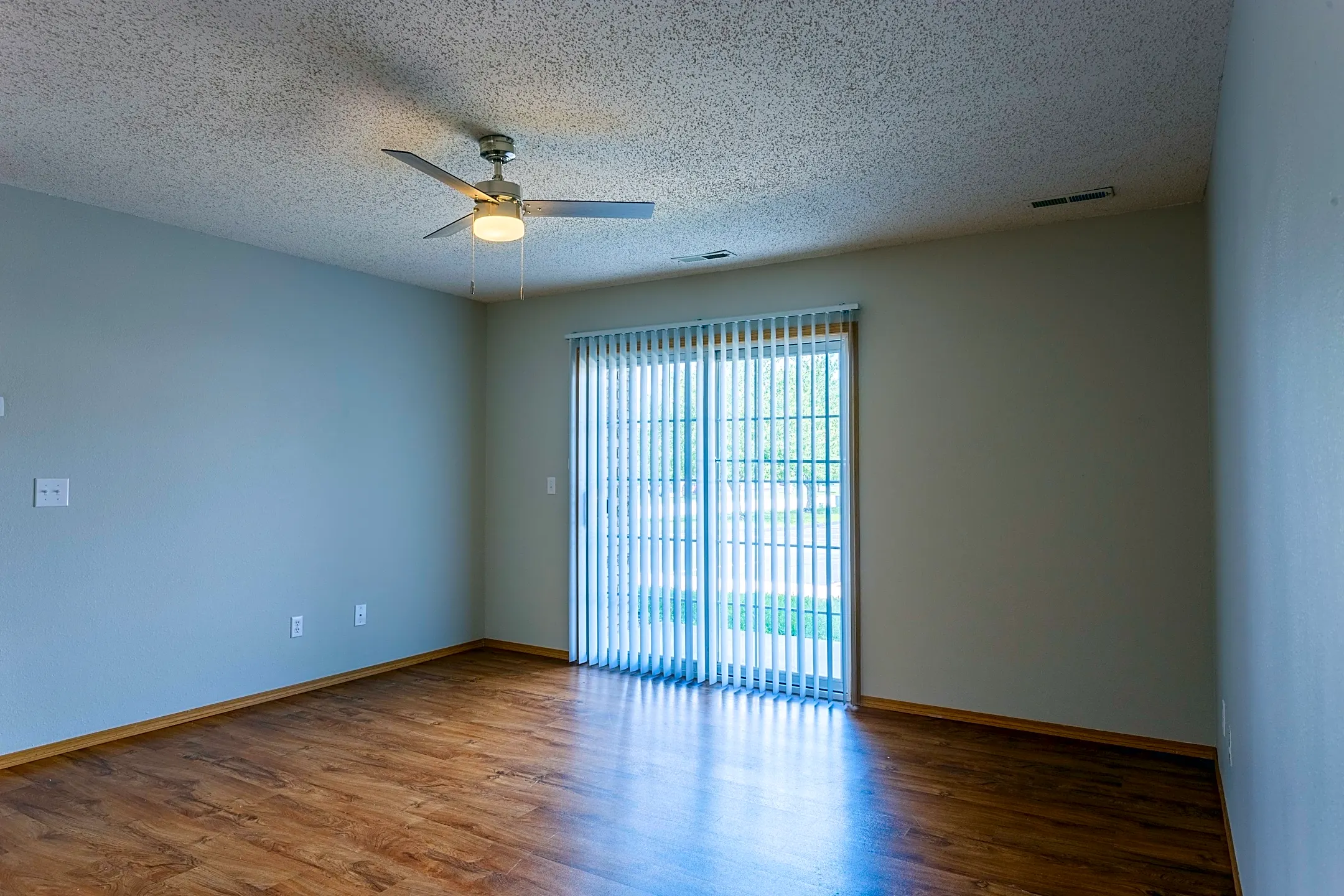 Campbell Flats 5520 S Robberson Ave Springfield, MO Apartments for