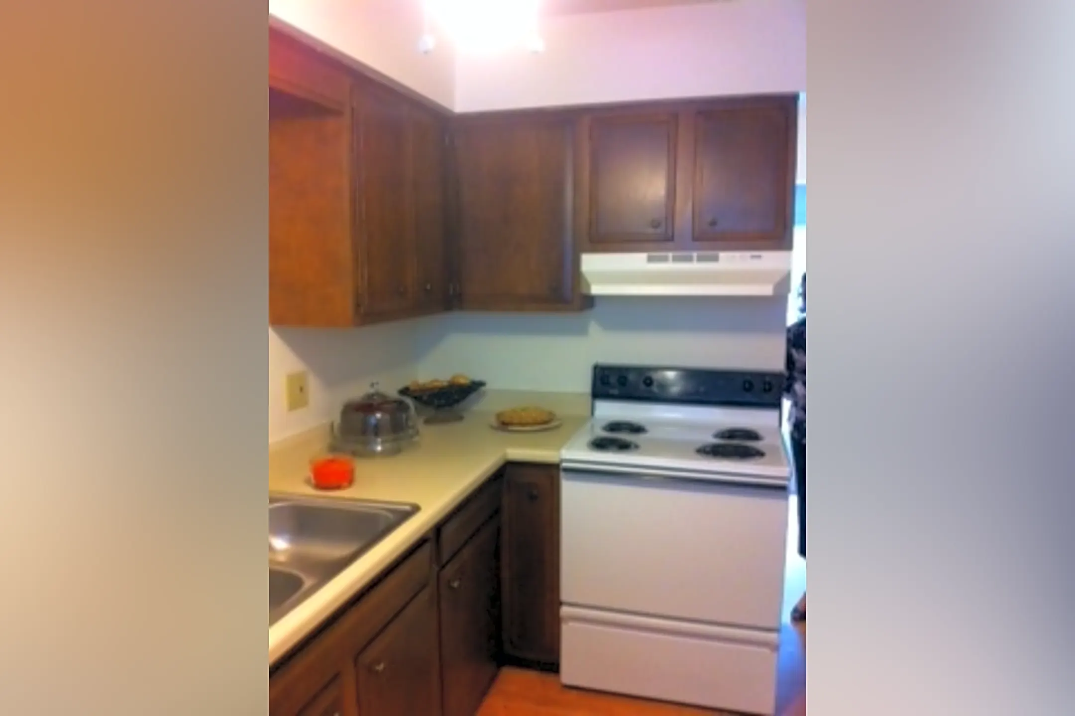 Southgate 800 North Southgate Street McHenry, IL Apartments for