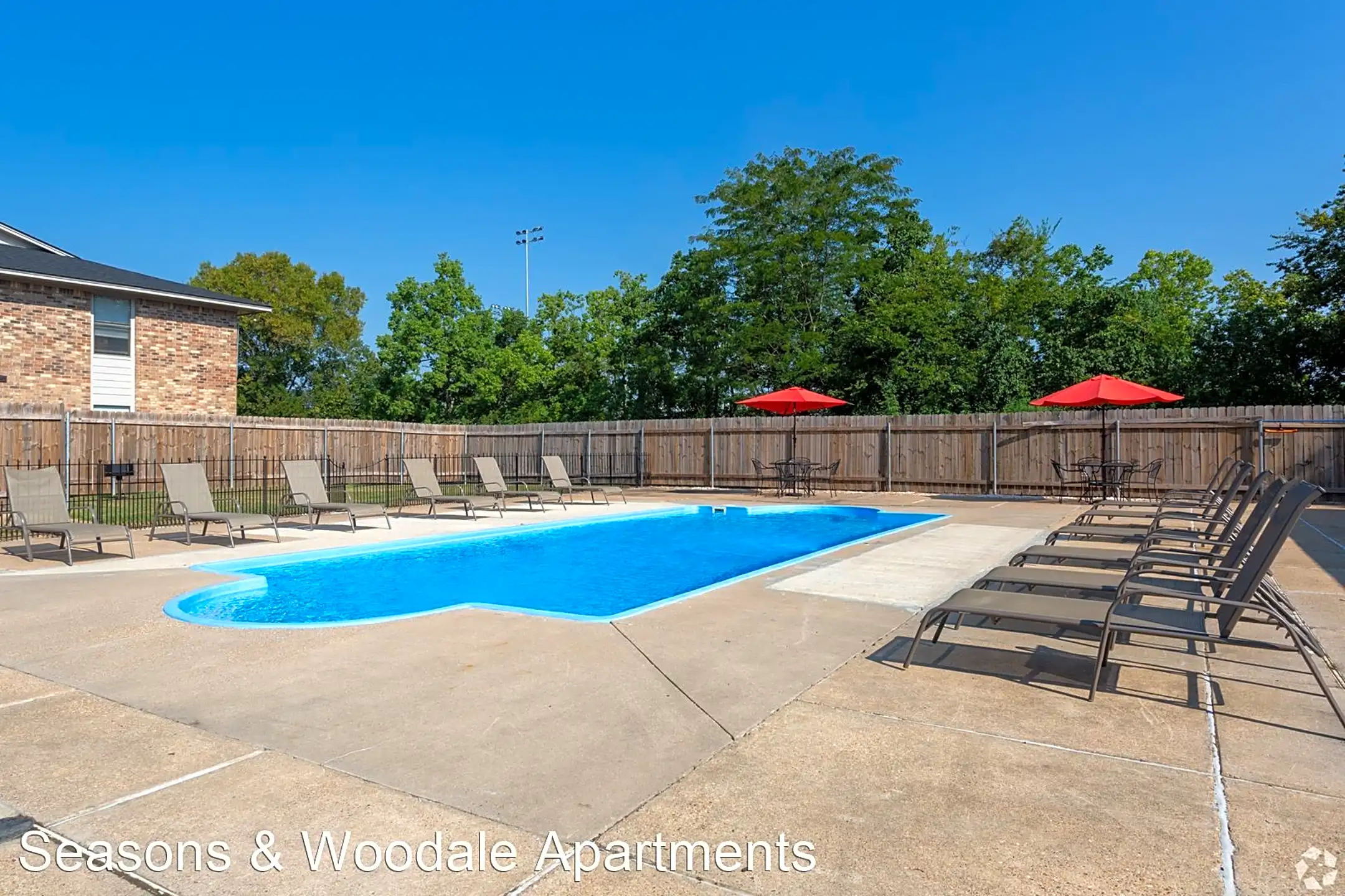 Pool - Seasons & Woodale Apartments - Monroe, LA