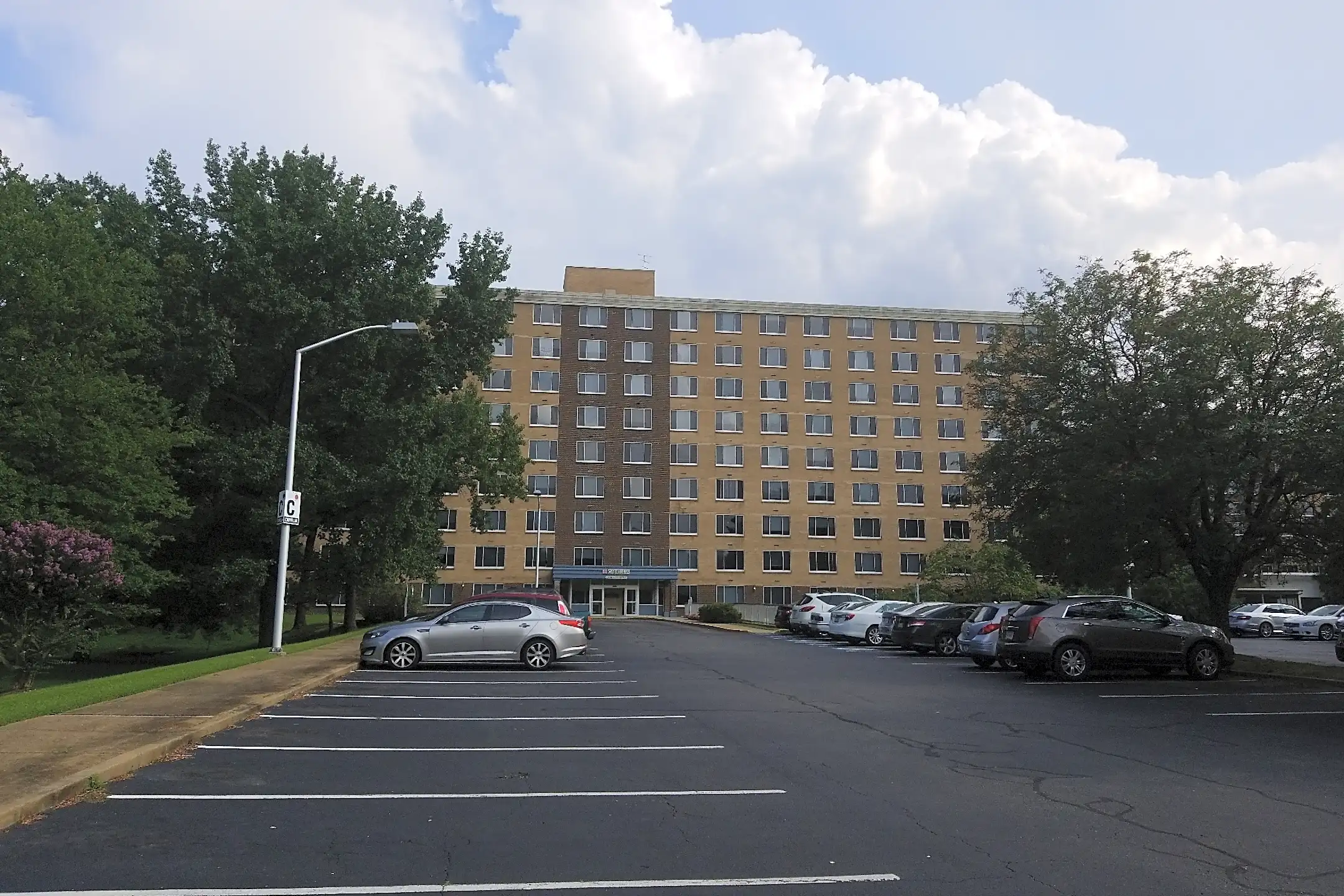 Imperial Plaza Apartments Richmond, VA 23227