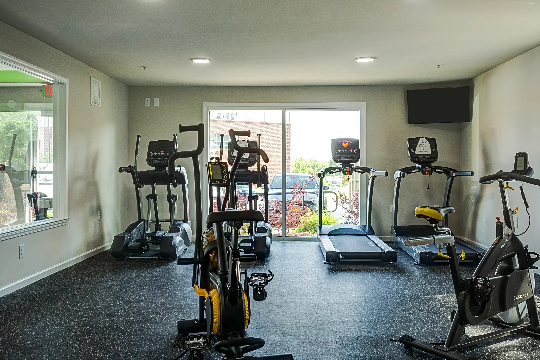 Fitness Weight Room - University Landing & Academic Pointe LEASED BY THE BED - Greensboro, NC
