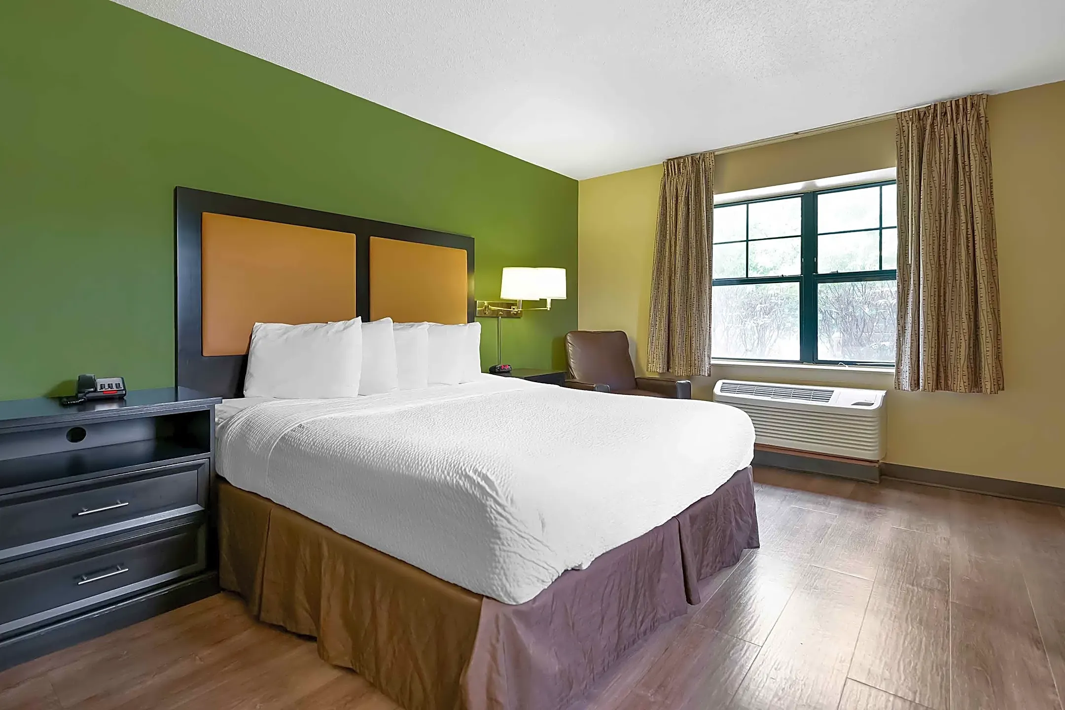 Bedroom - Furnished Studio - Chicago - Lansing - Lansing, IL