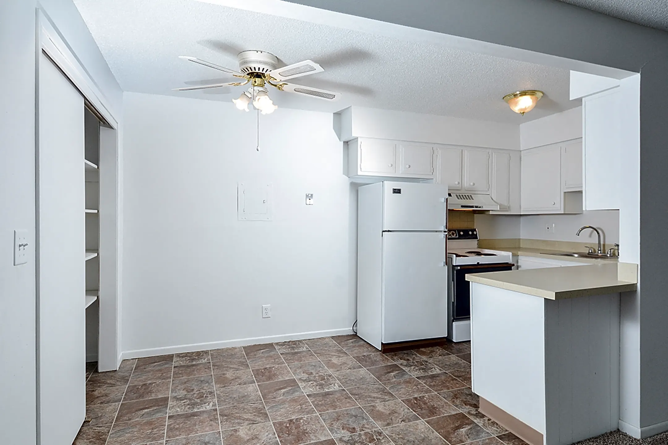 Timberland at Meredith 7800 Iltis Dr Urbandale, IA Apartments for