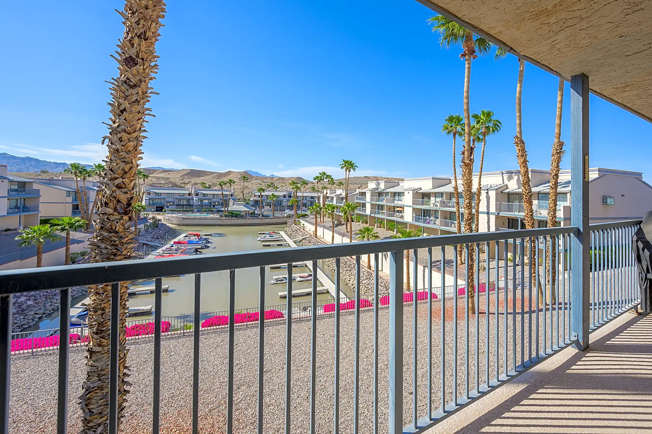 Patio / Deck - 1675 AZ-95 - Bullhead City, AZ