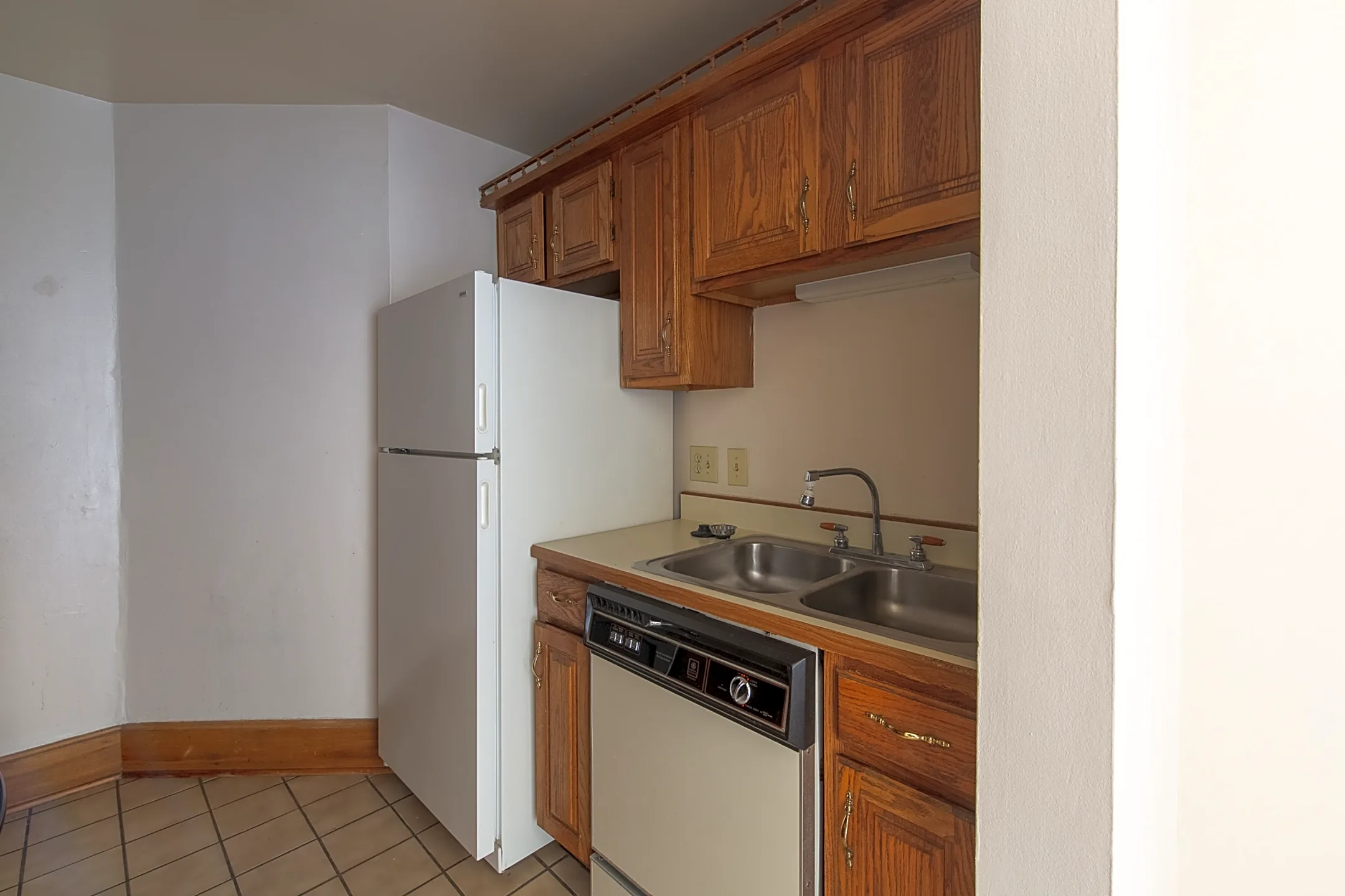 Kitchen - InTempus Property Management - Indianapolis, IN
