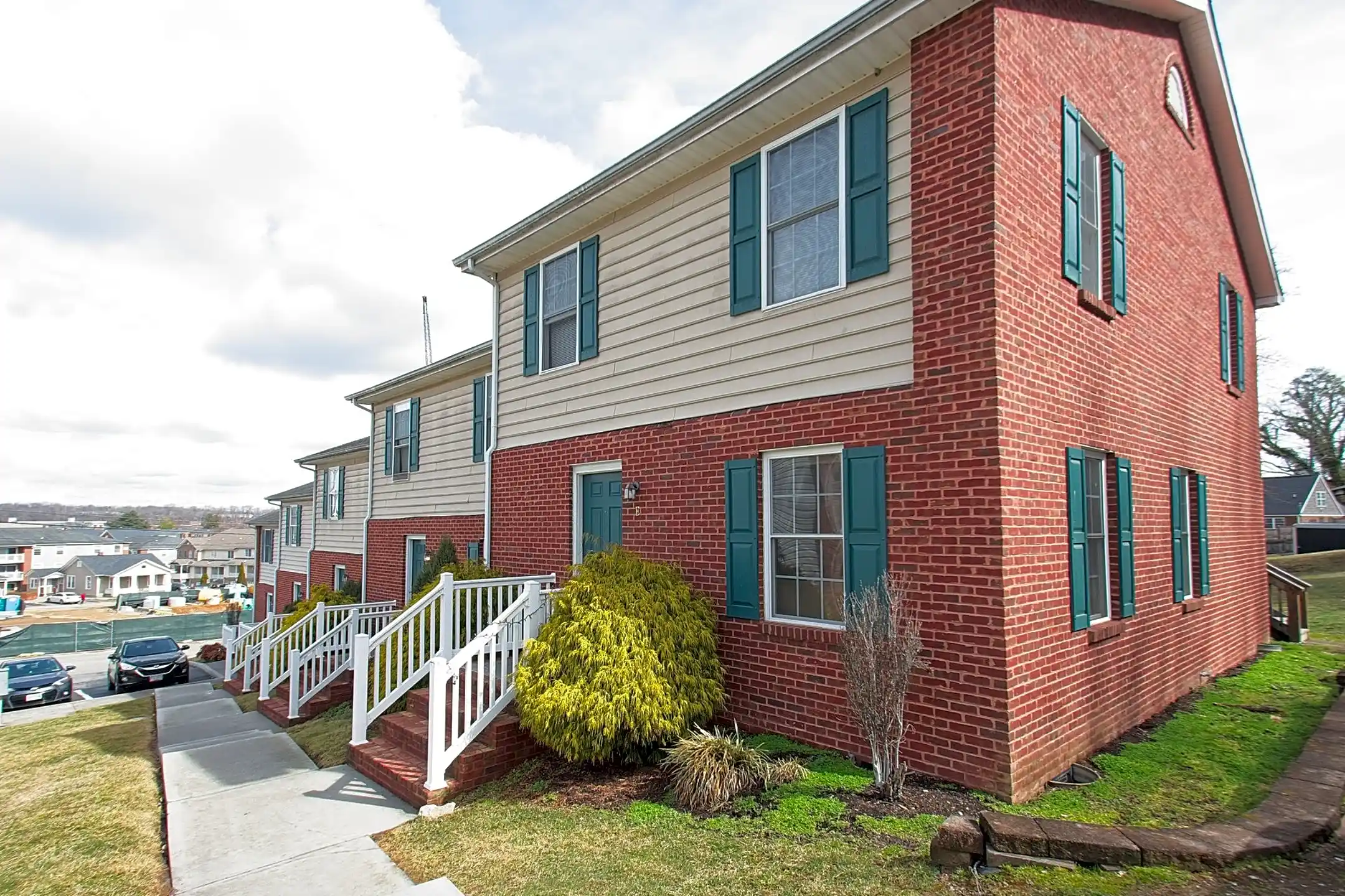Lawrence Street Apartments Radford, VA 24141