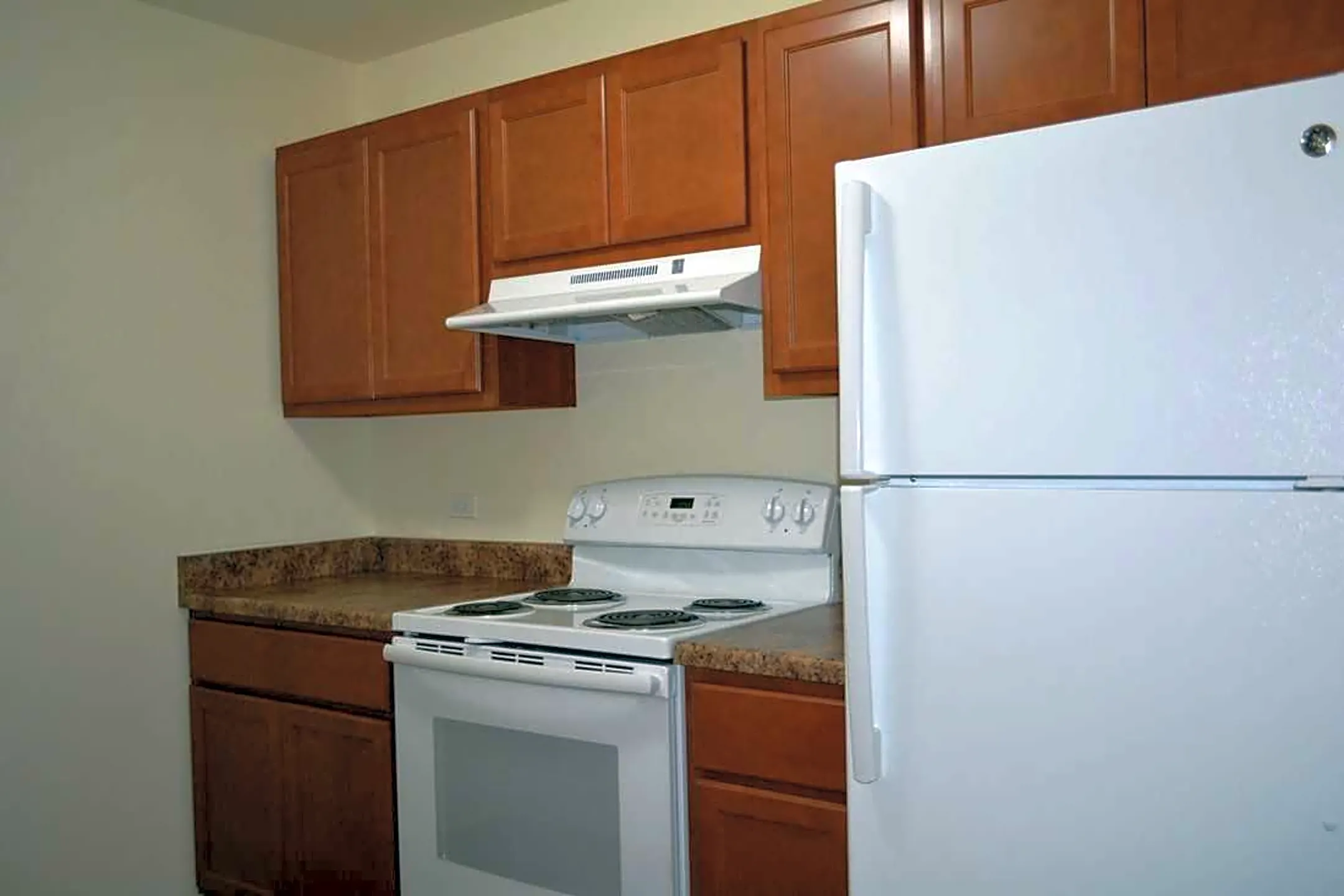 Kitchen - Walnut Ridge Apartments - Woodstock, IL