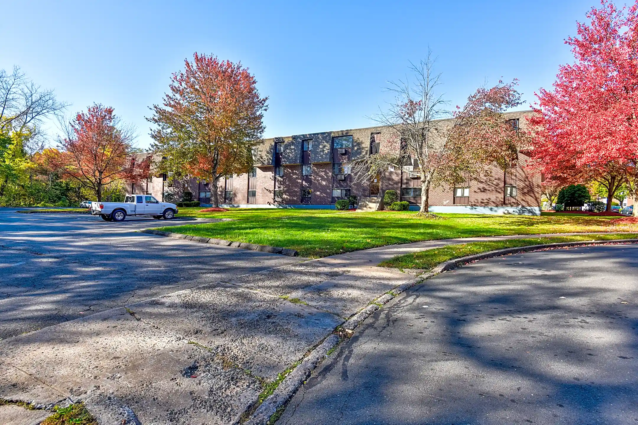 Candlewood Apartments New Britain, CT 06051
