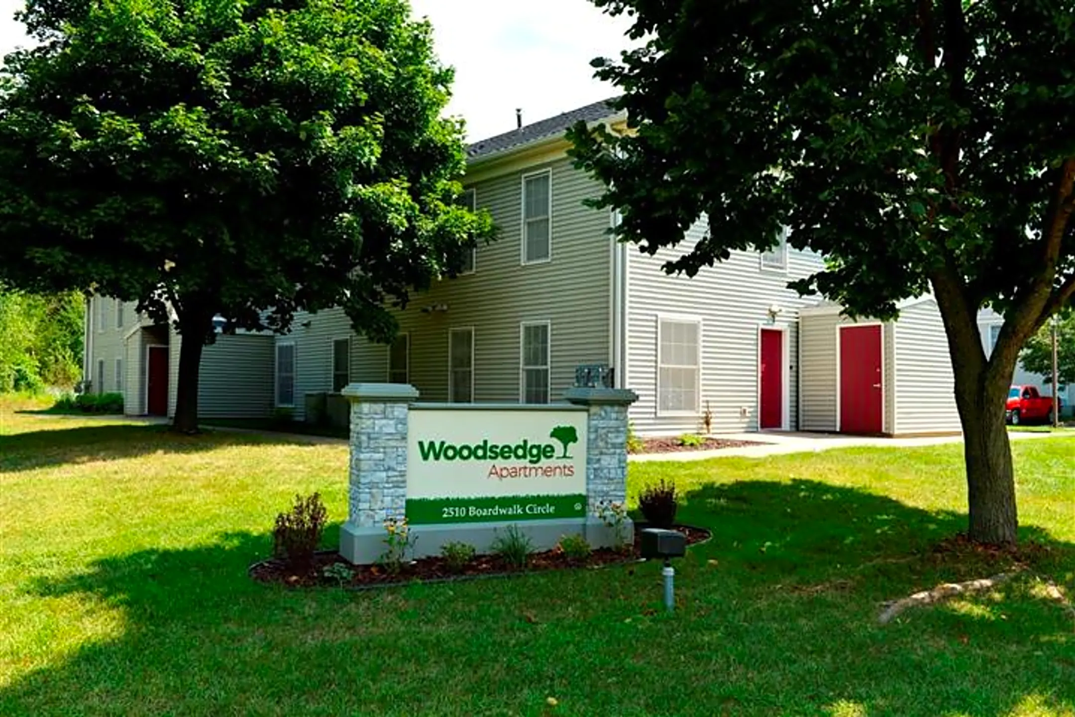 Community Signage - Woodsedge Apartments - Eau Claire, WI