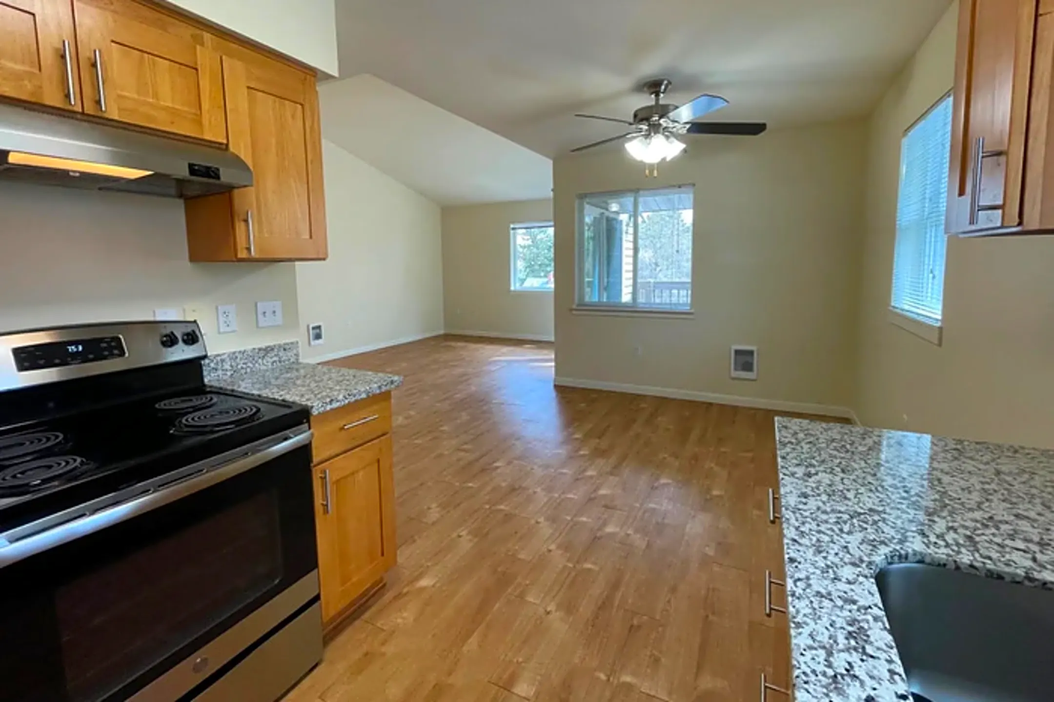 18607 SW Mapleoak Ln 18607 SW Mapleoak Ln unit B80 Aloha, OR