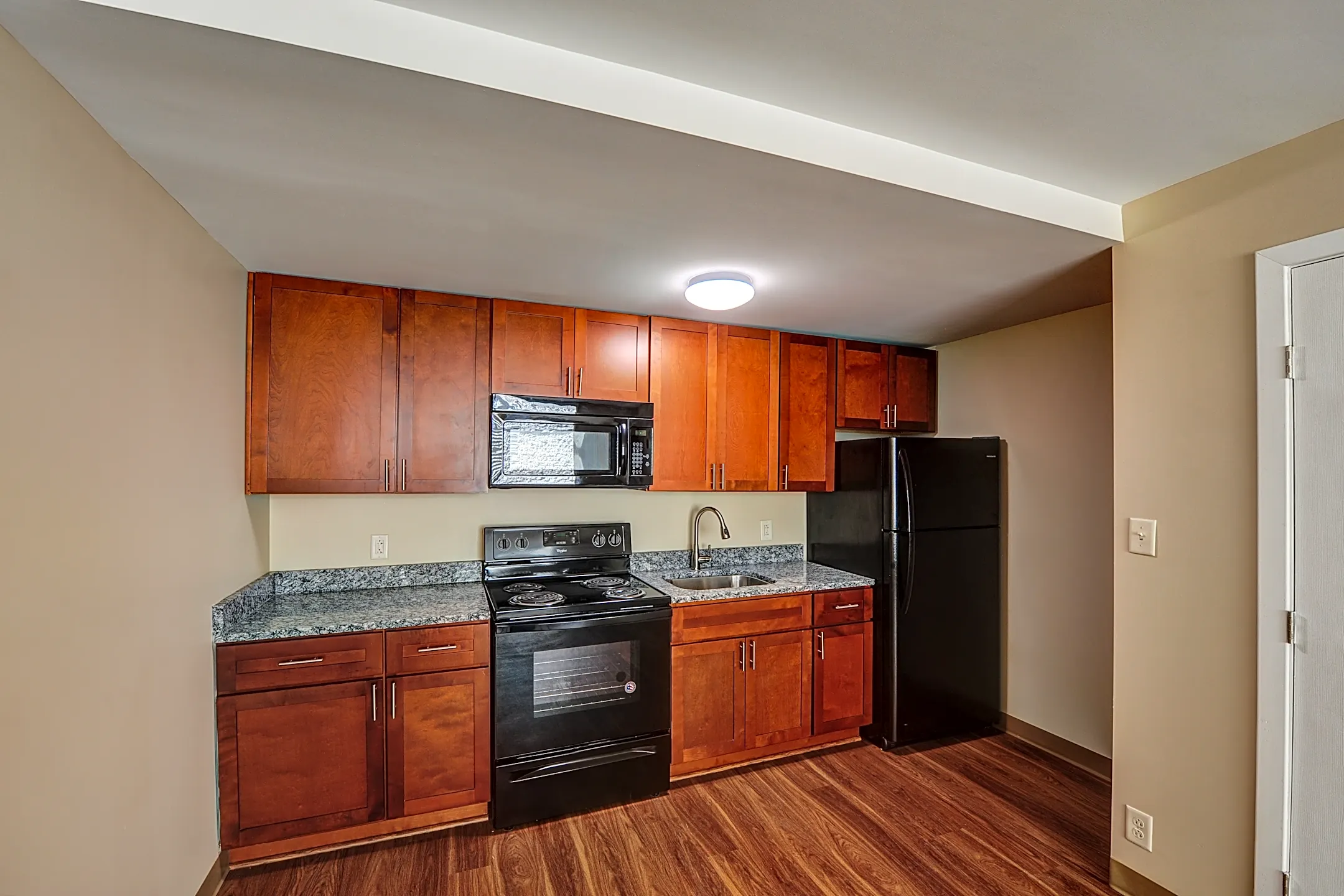 The Flats of Williamsburg 614 York ST Williamsburg, VA Apartments