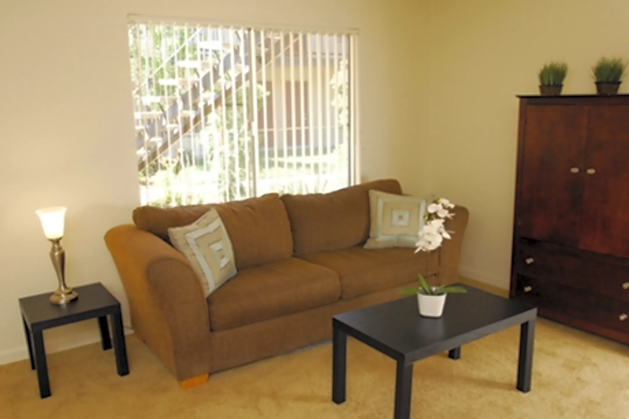 Lincoln Village 6131 Gettysburg Pl Stockton, CA Apartments for Rent