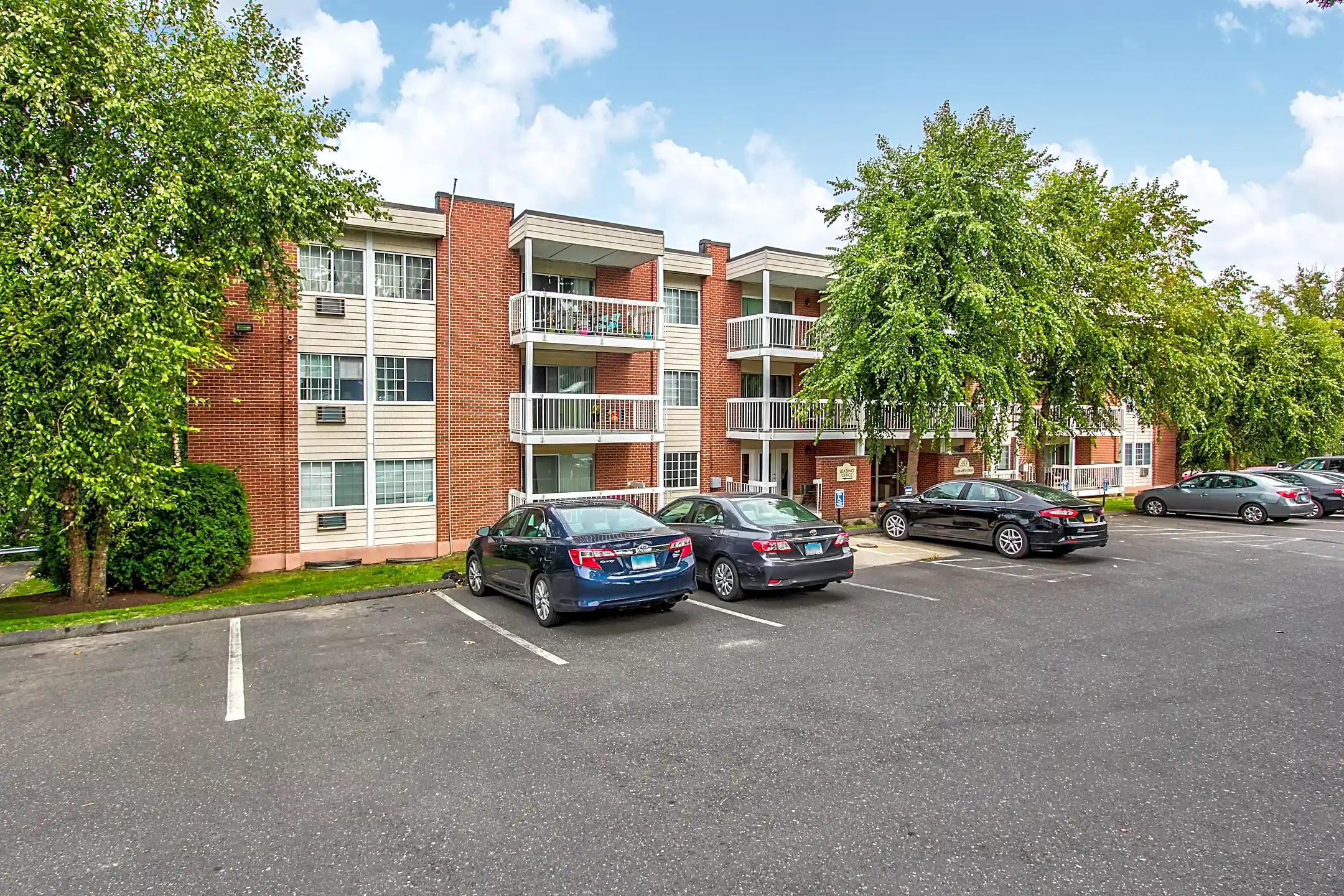 Highland Ridge Waterbury, CT 06705