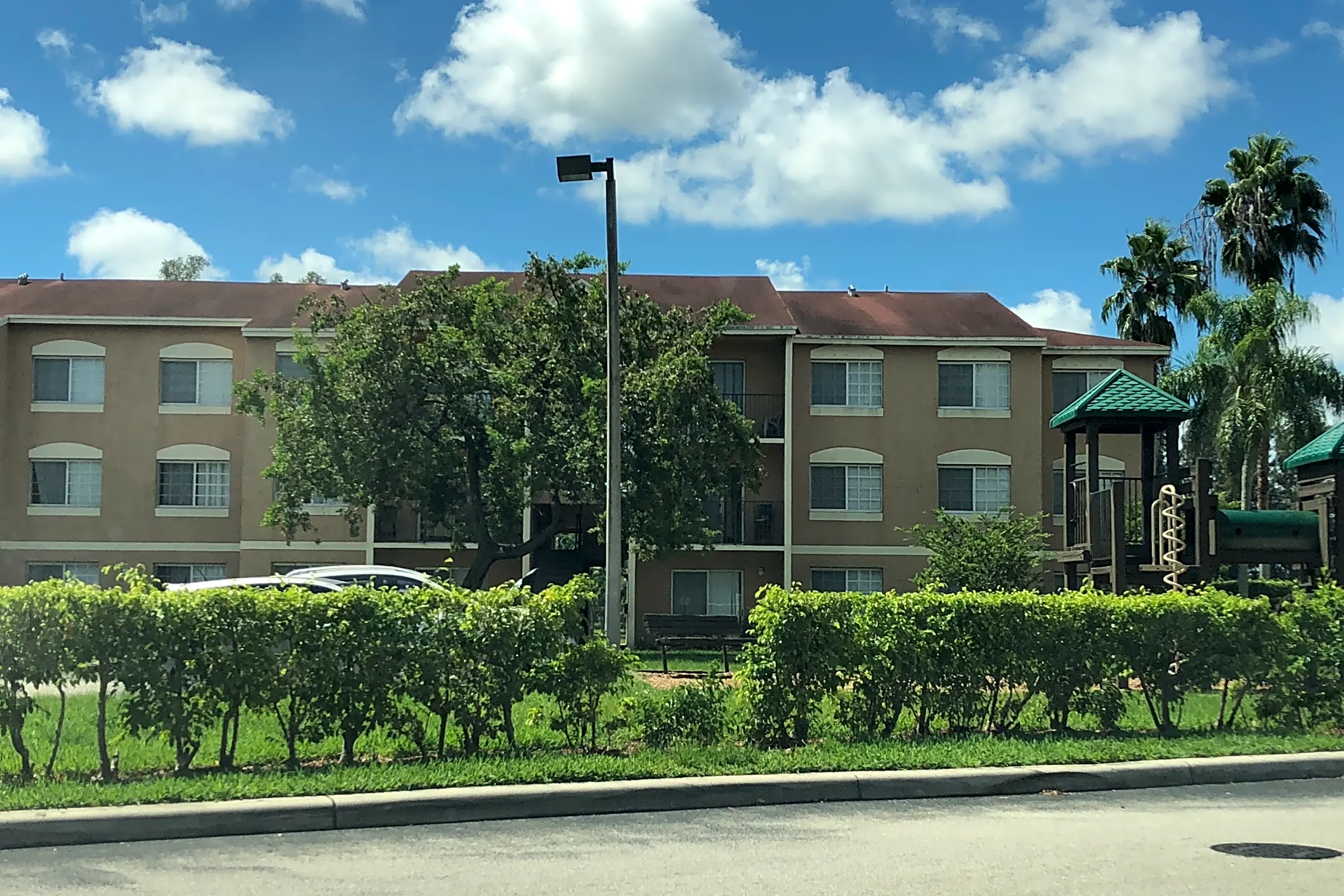 Golden Lakes Apartments - Miami, FL 33169