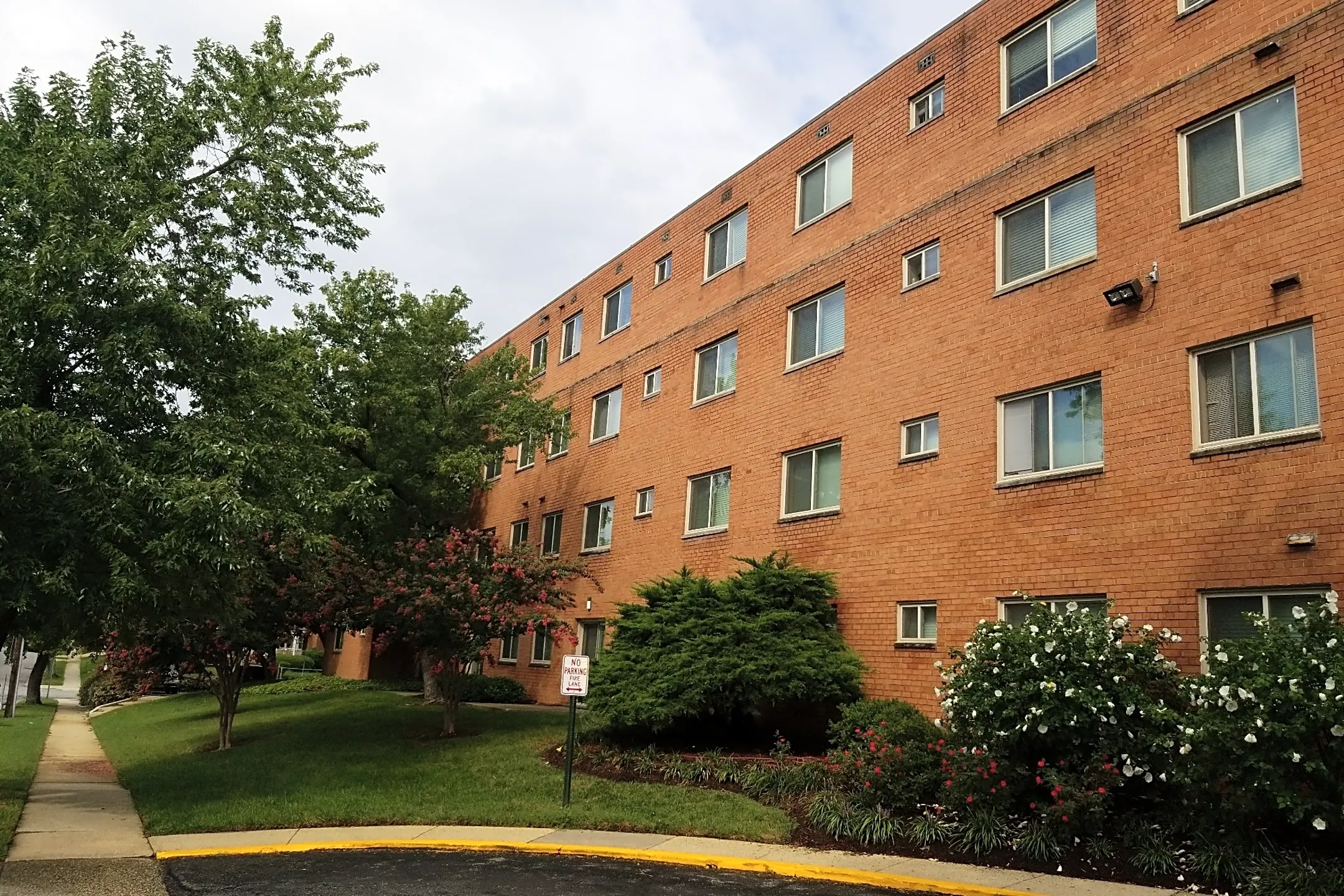 Anton House apartments - 2600 Keating St | Temple Hills, MD Apartments ...