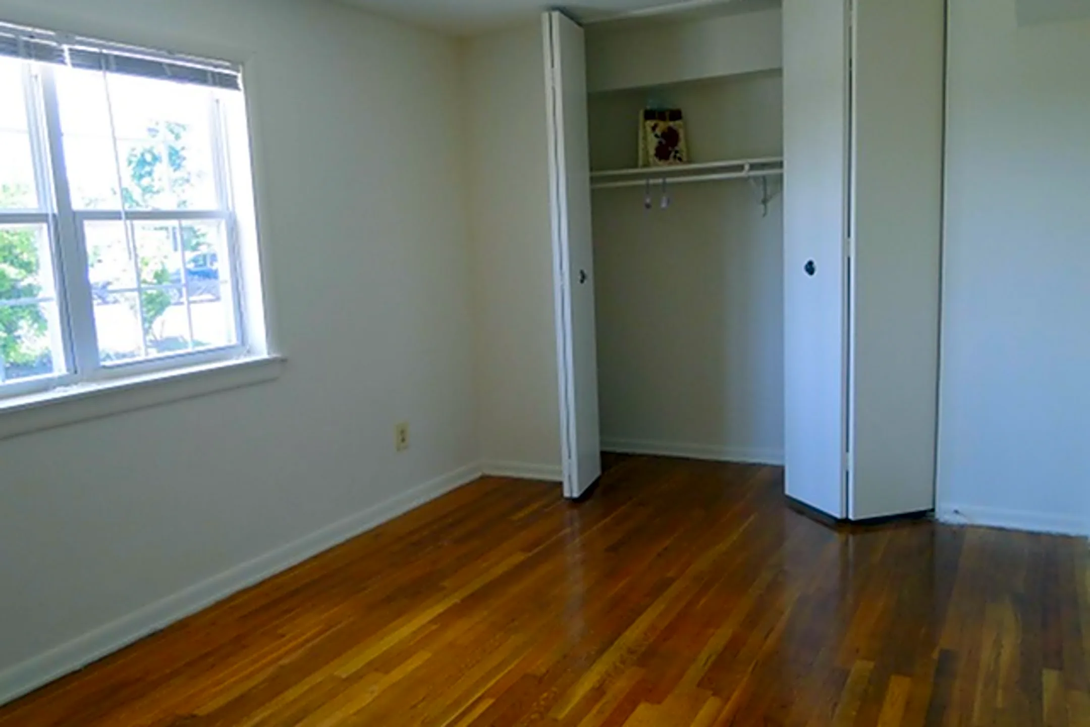 Dunlea Apartments 7583 Westfield Rd Dundalk, MD Apartments for Rent