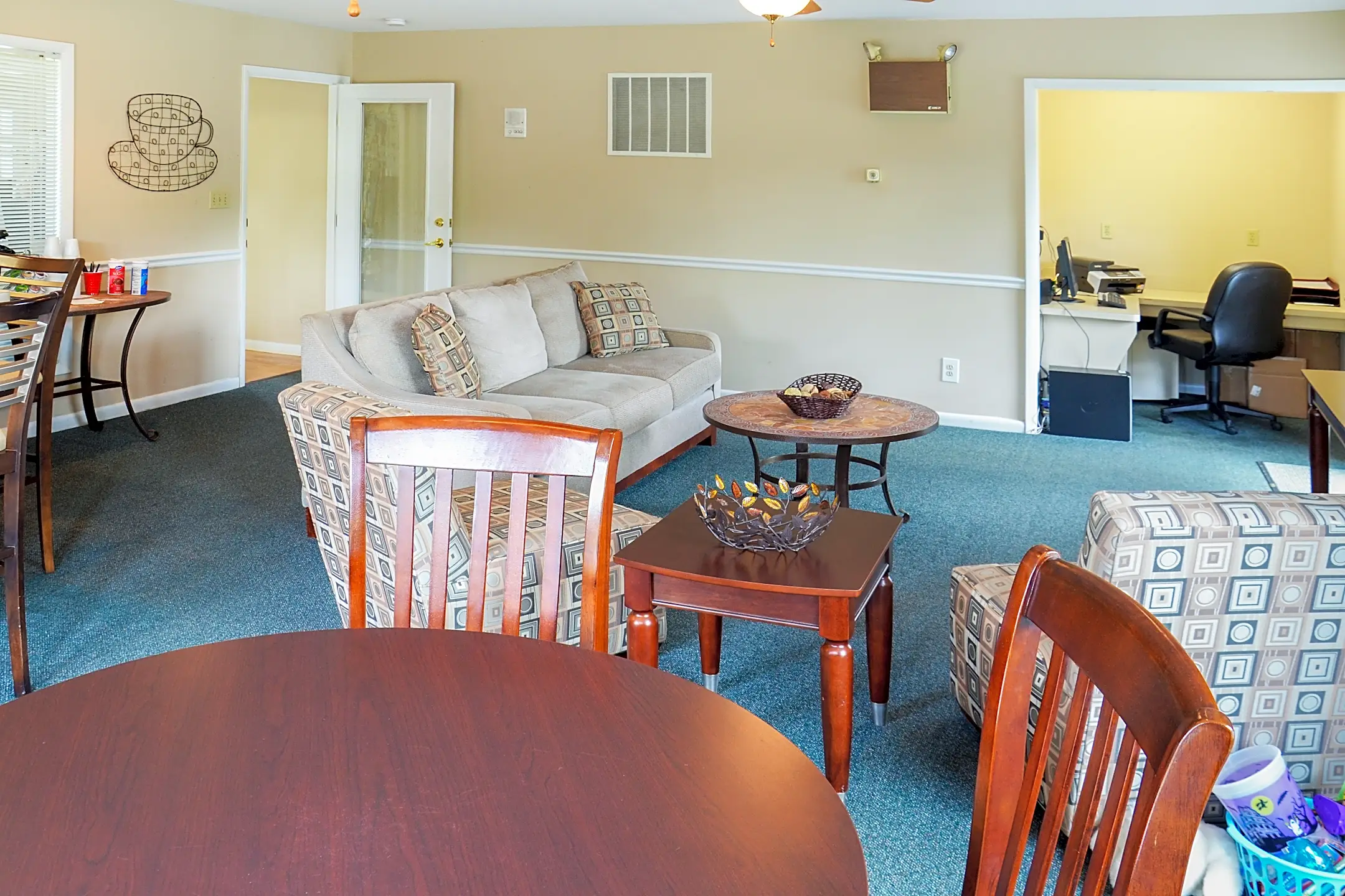 Colonial Crest 102 N 10th St Emmaus, PA Apartments for Rent Rent.