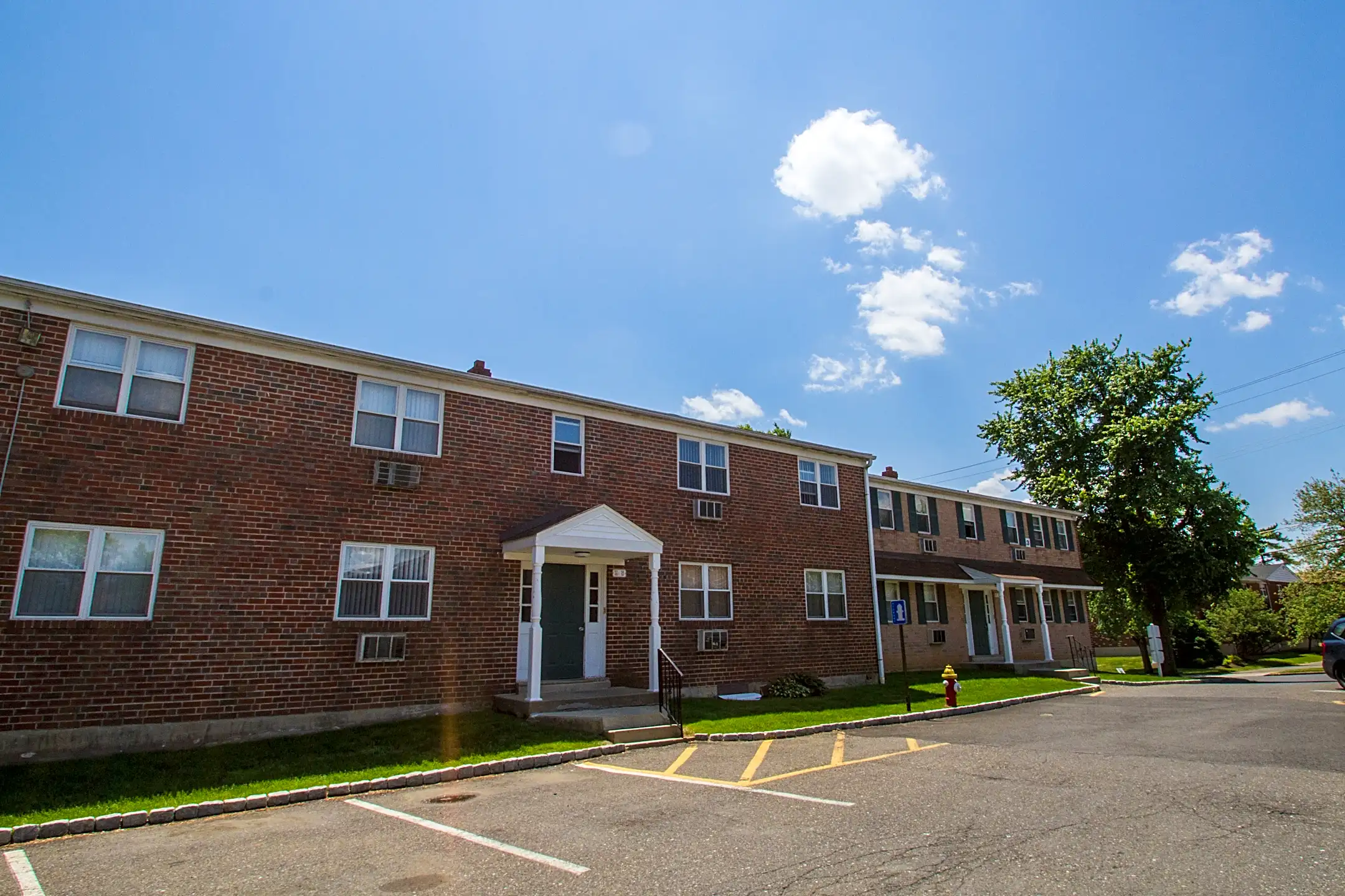 Americana Apartments 371 Plaza Blvd Morrisville, PA for Rent Rent.