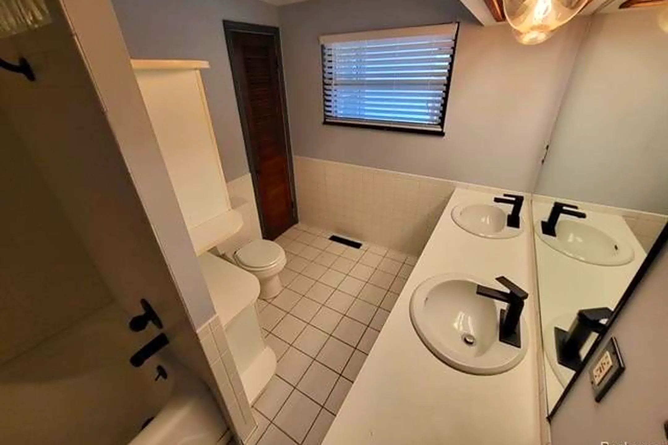 Bathroom - 7116 Locklin Ct - West Bloomfield, MI