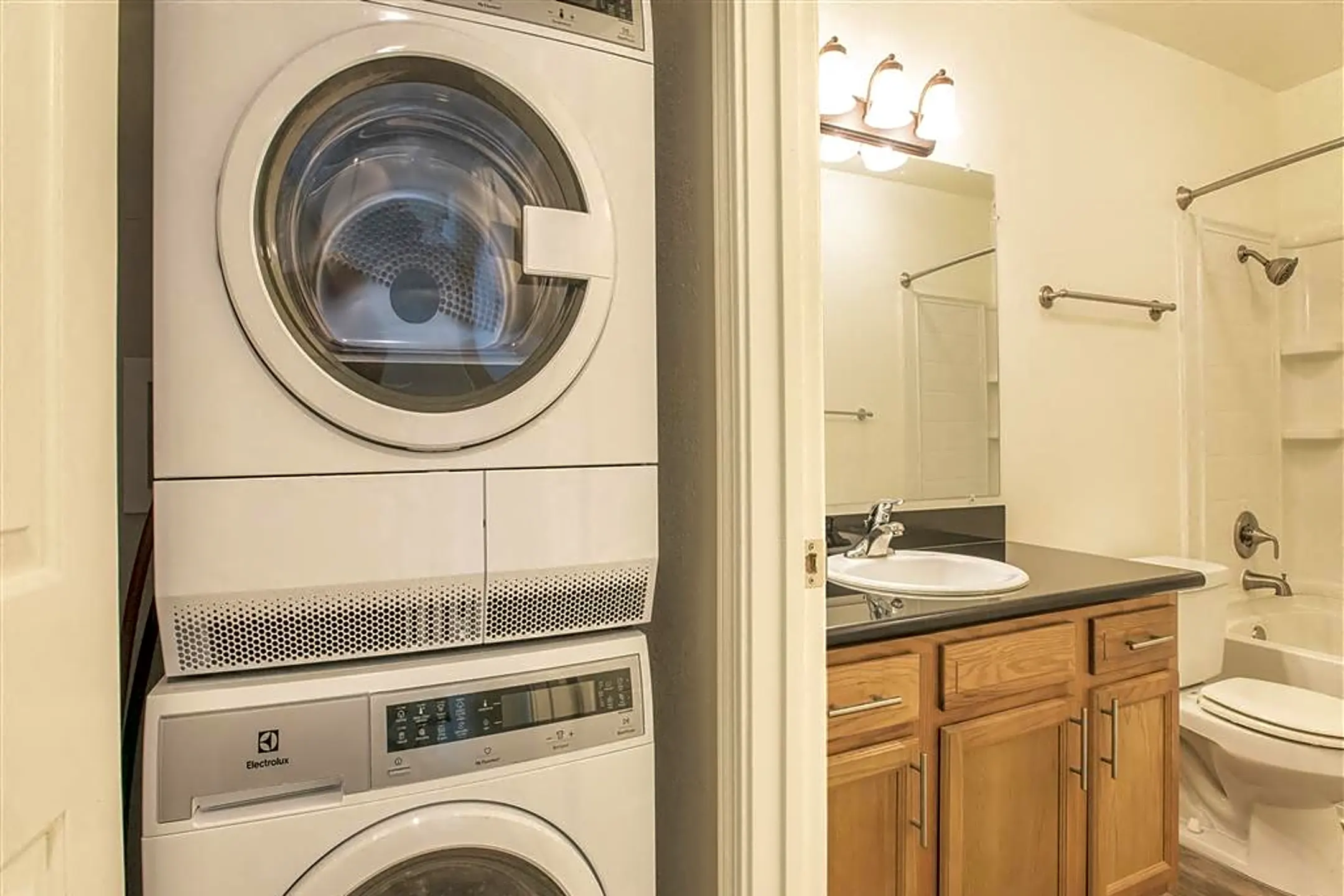 Trinity House 1812 Trinity Ave Walnut Creek, CA Apartments for Rent