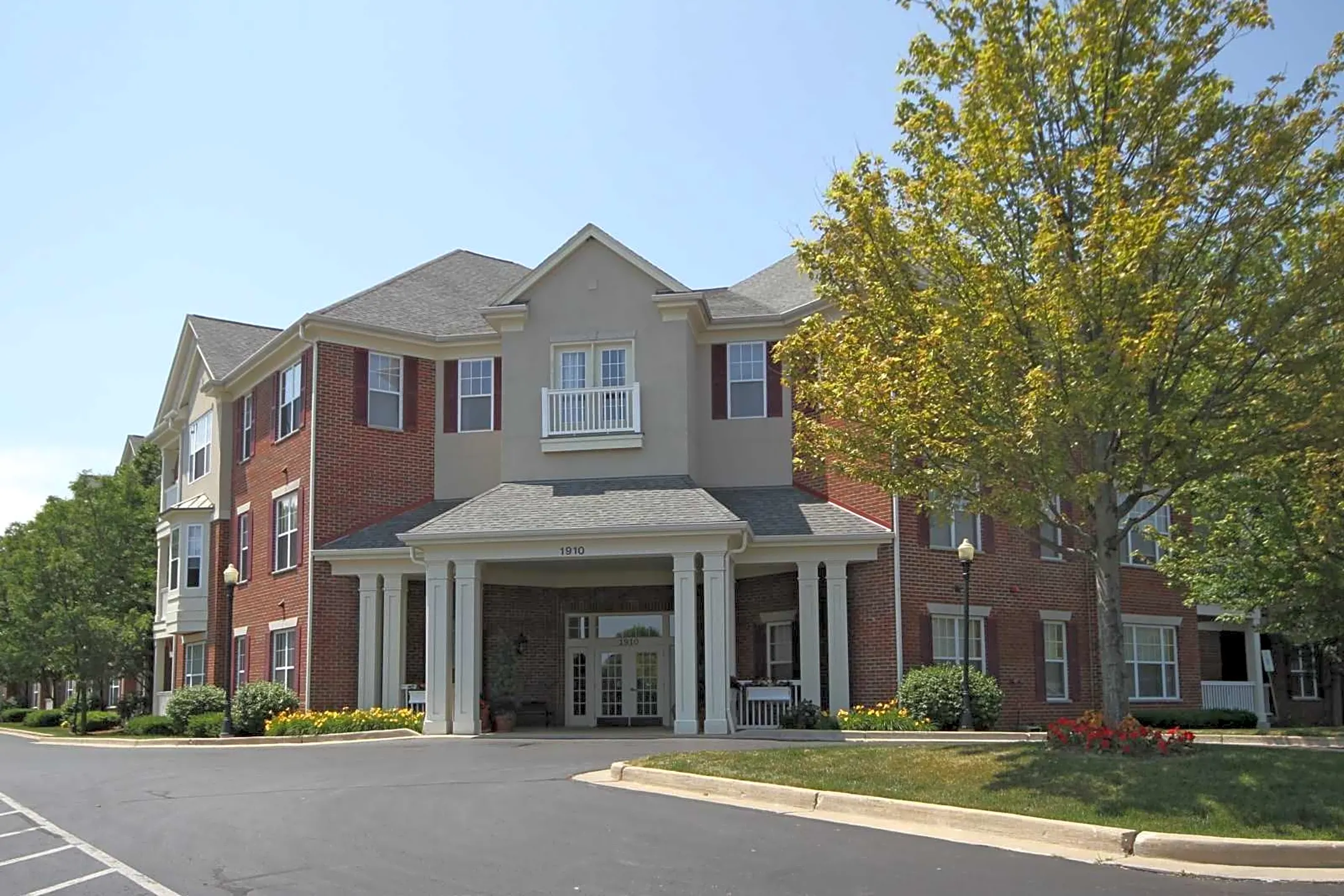 Norhardt Crossing Apartments - Brookfield, WI 53045