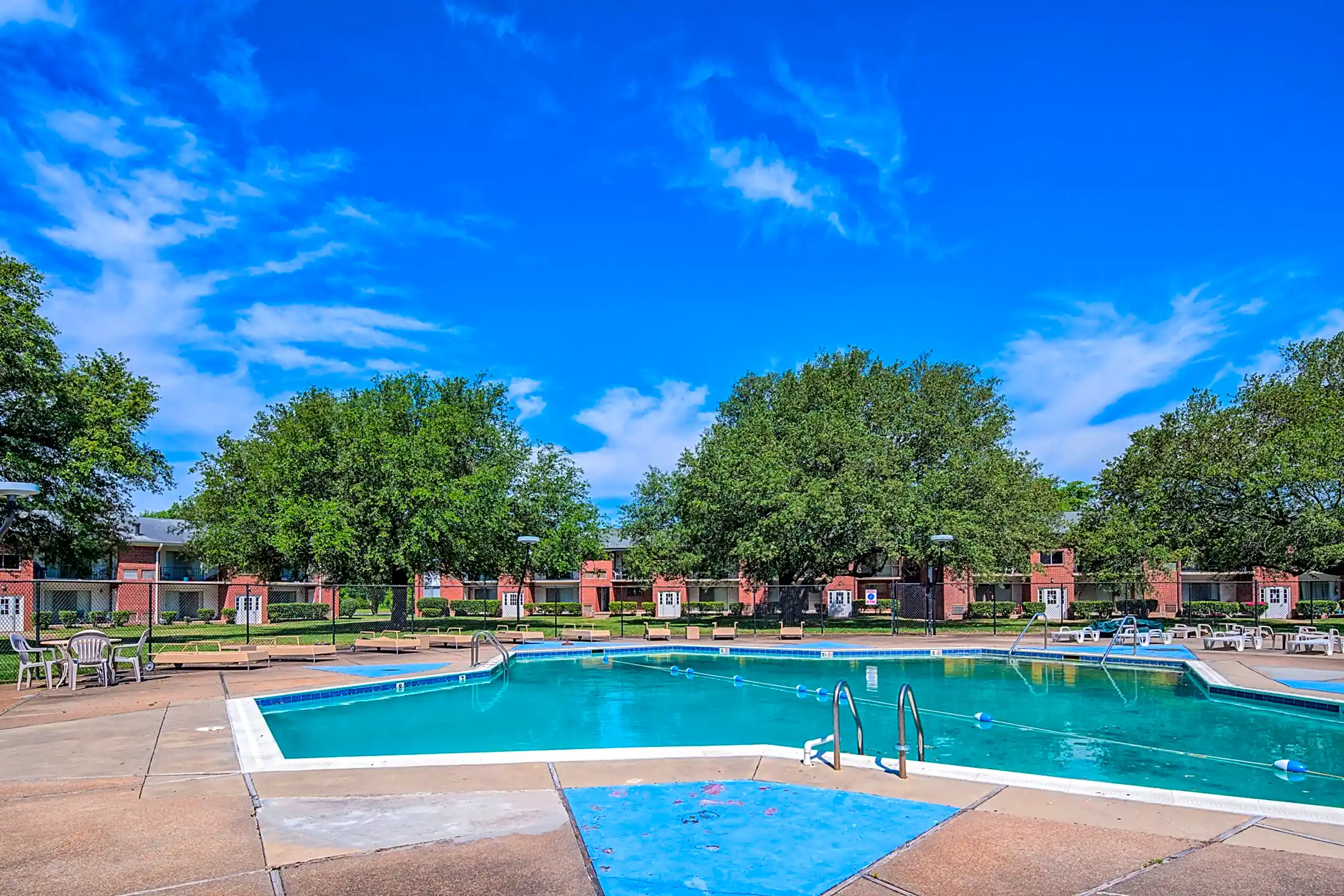 Country Club Apartments Hampton, VA 23666