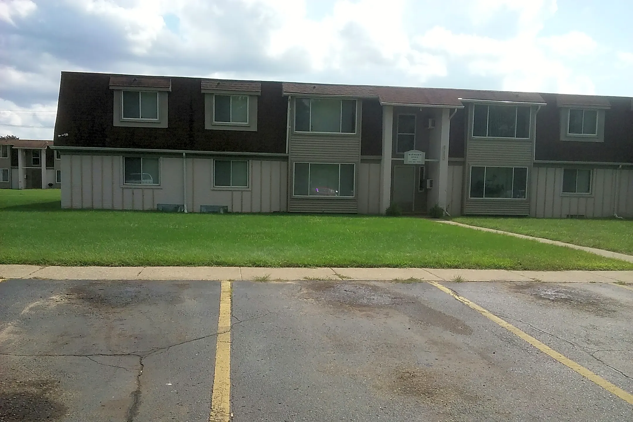 Botsford Place Terrace Apartments Apartments Farmington Hills, MI 48336