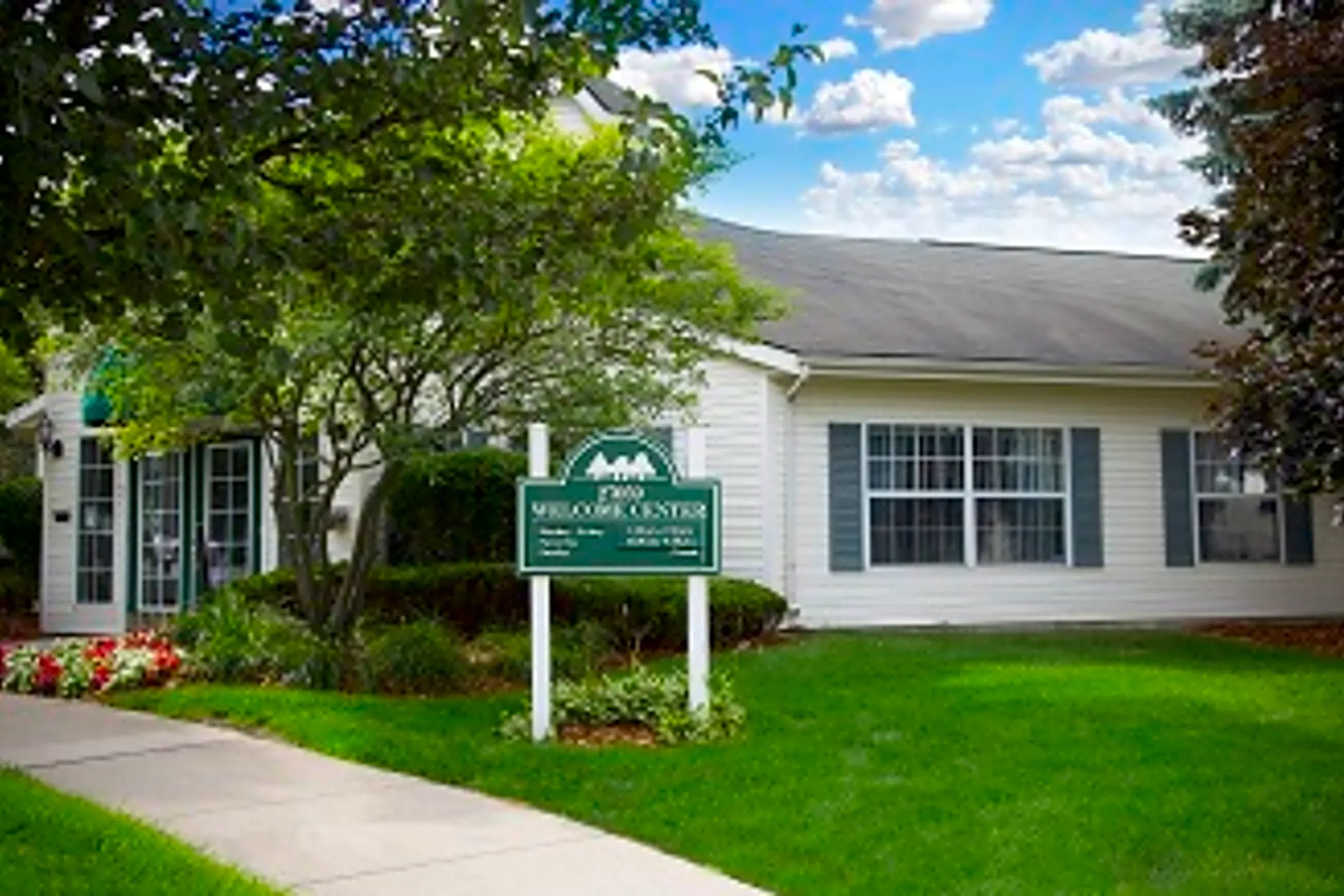 Meadowood Park Apartments - 27059 Meadowood Dr | Wixom, MI for Rent | Rent.